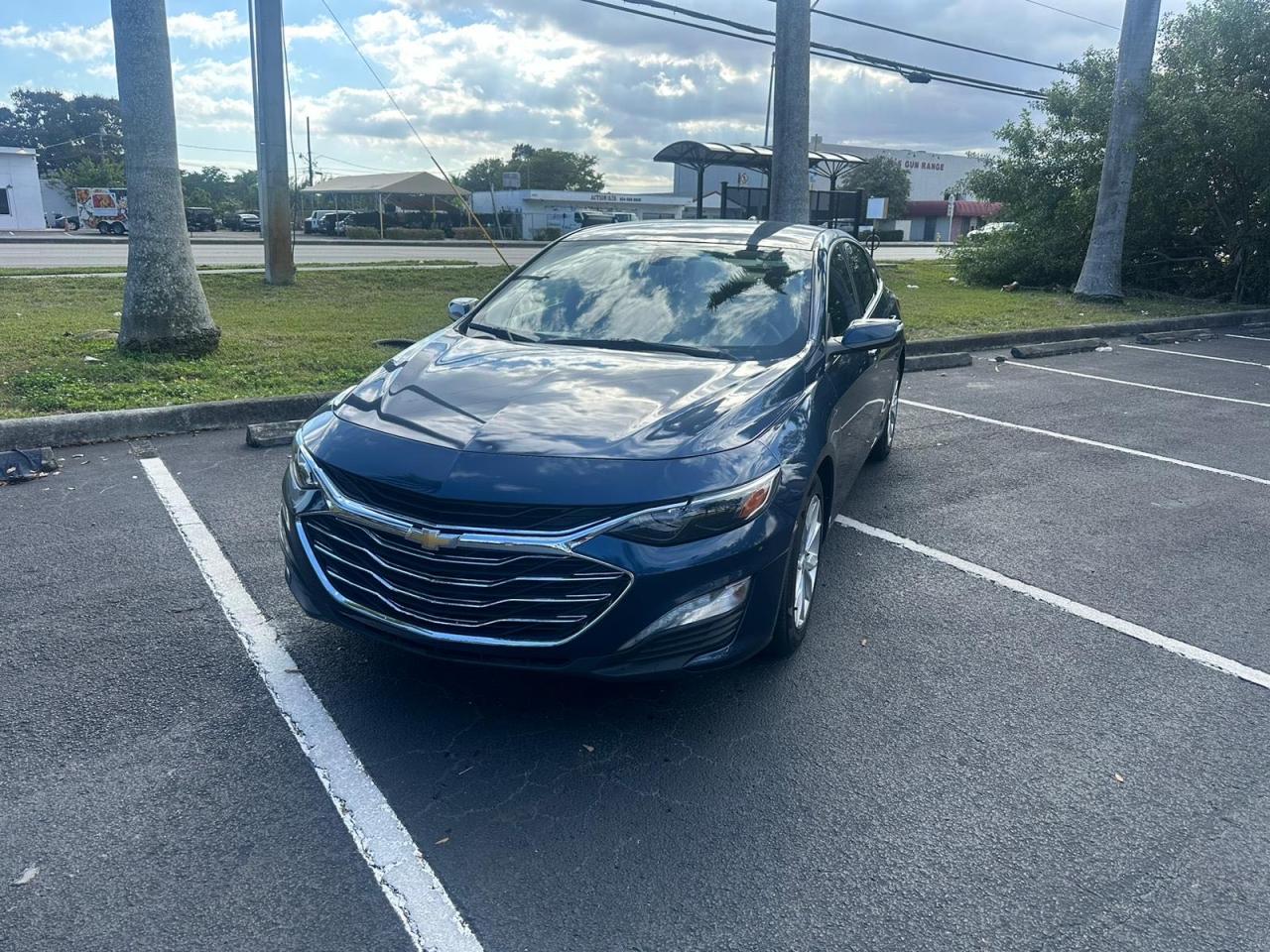 2020 Chevrolet Malibu - Image 2