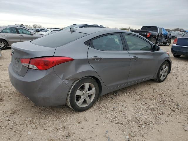 Sedans HYUNDAI ELANTRA 2013 Srebrny