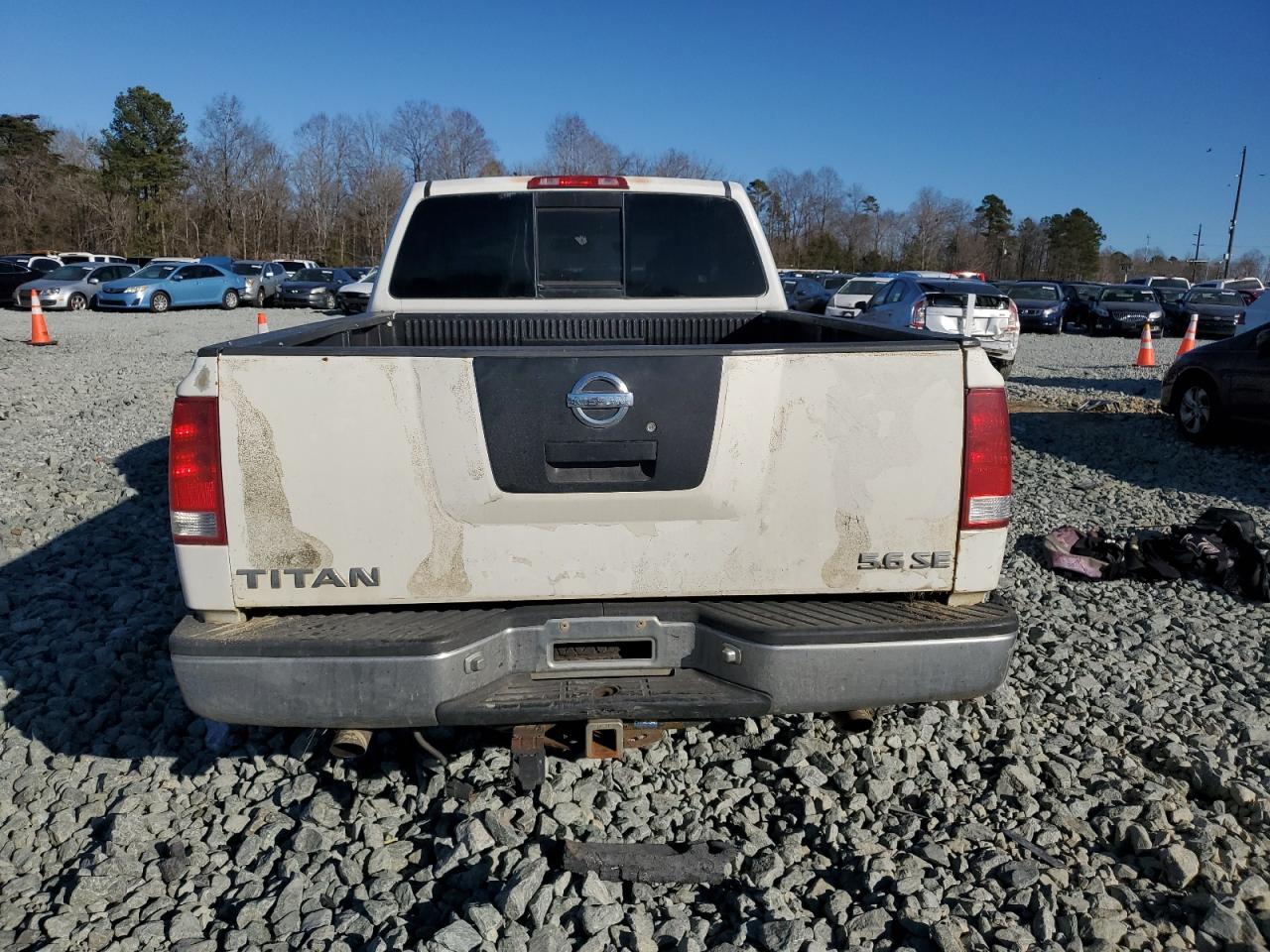 2004 Nissan Titan - Image 6