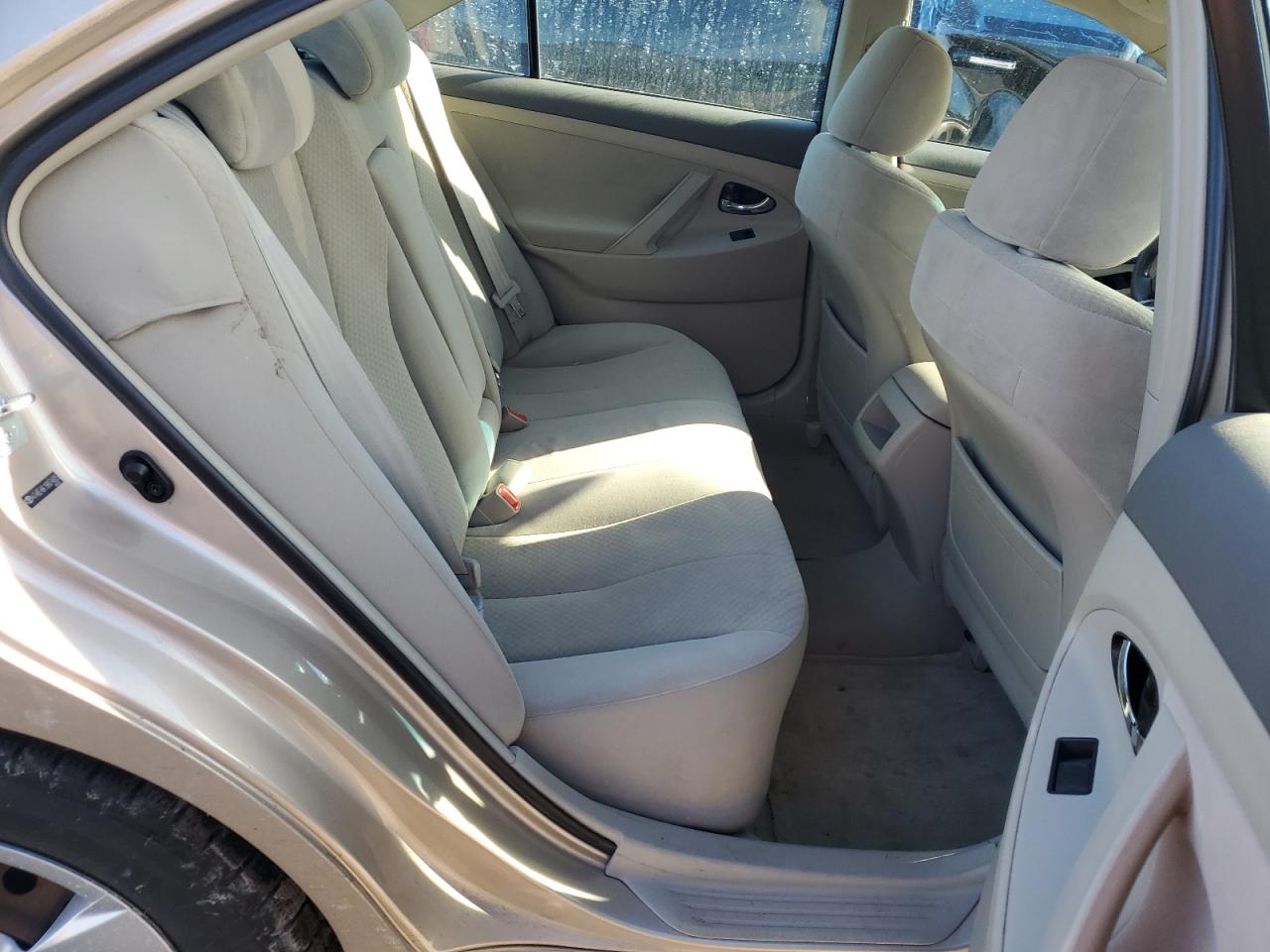 2009 Toyota Camry - Image 10
