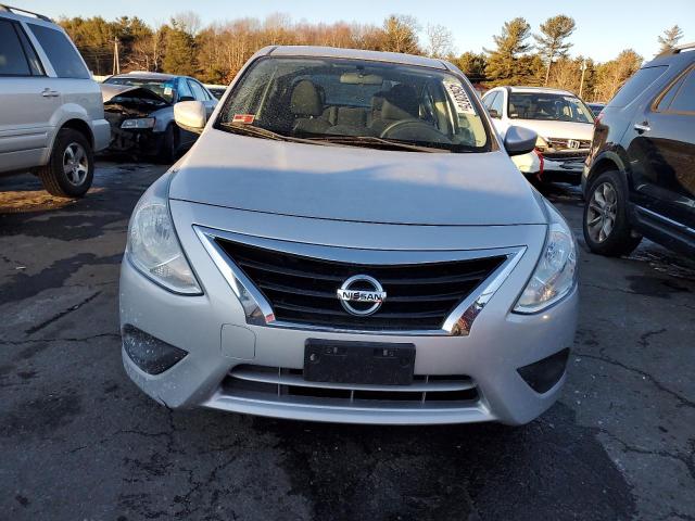  NISSAN VERSA 2016 Сріблястий