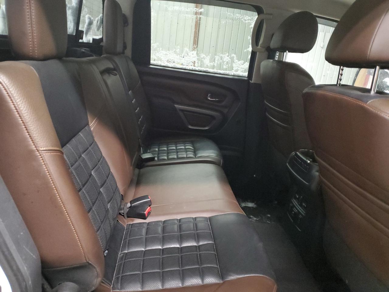 2017 Nissan Titan - Image 10