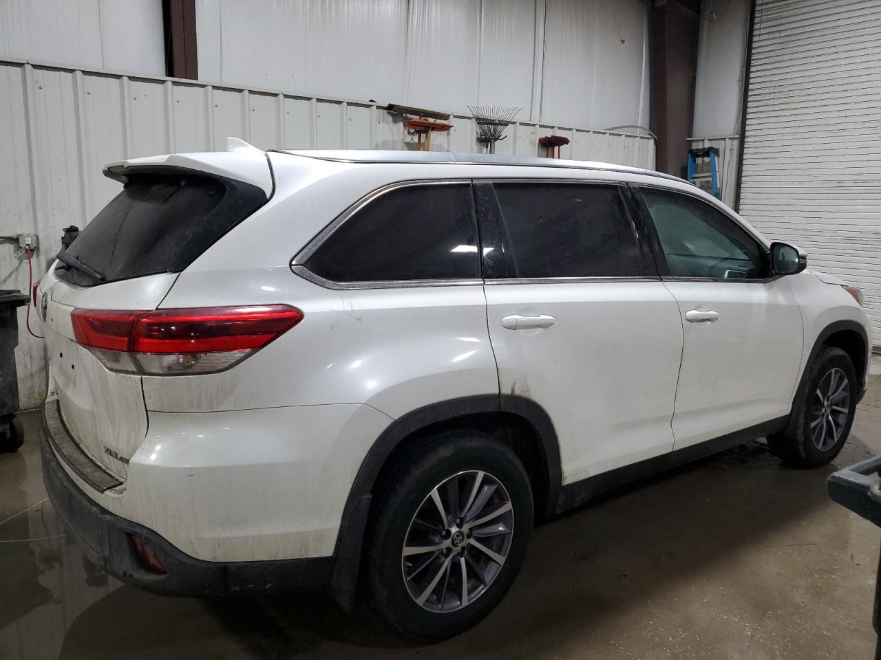 2019 Toyota Highlander - Image 3