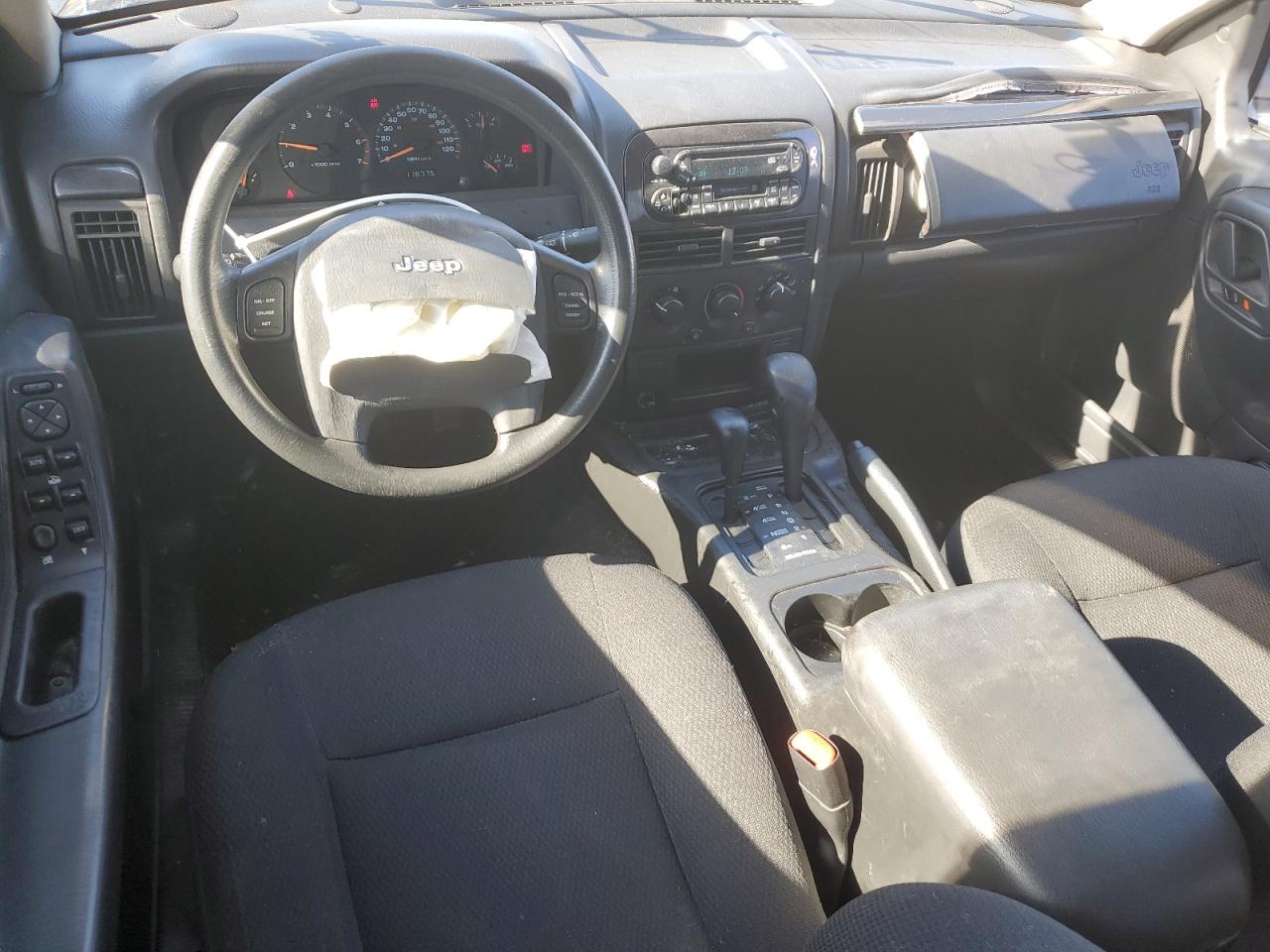 2004 Jeep Grand Cherokee - Image 8