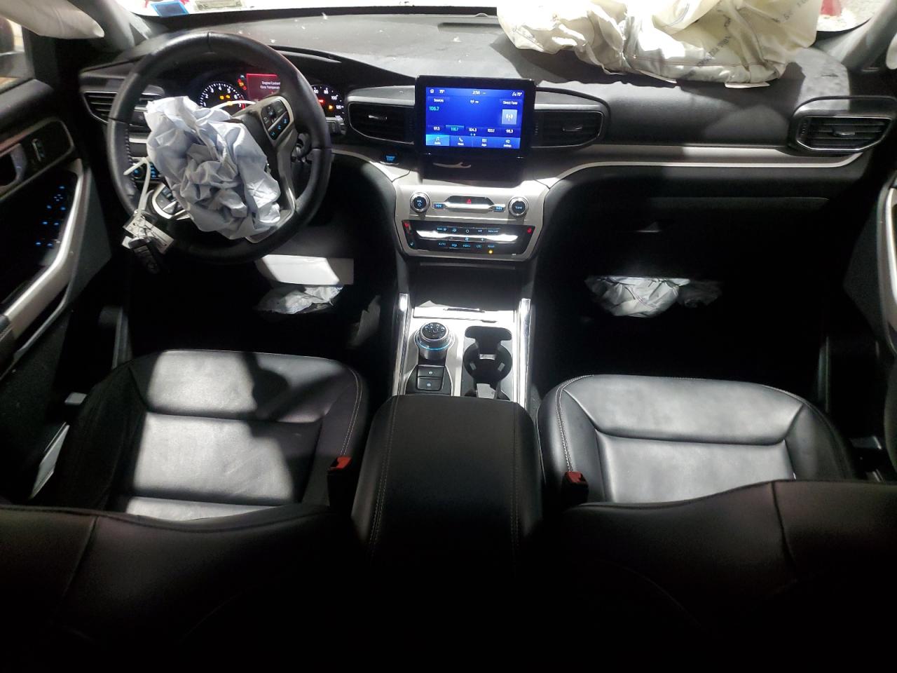 2023 Ford Explorer - Image 8