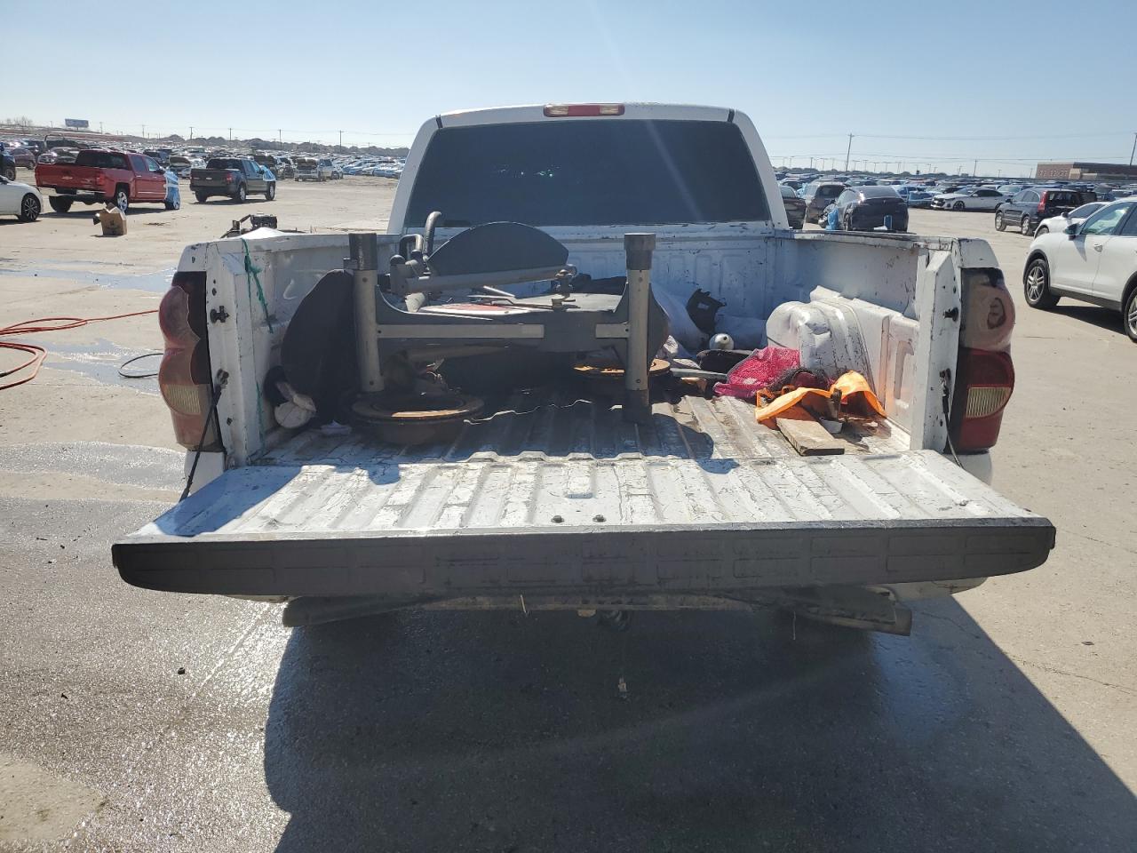 2004 Chevrolet Silverado - Image 6