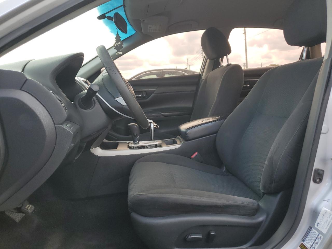 2015 Nissan Altima - Image 7
