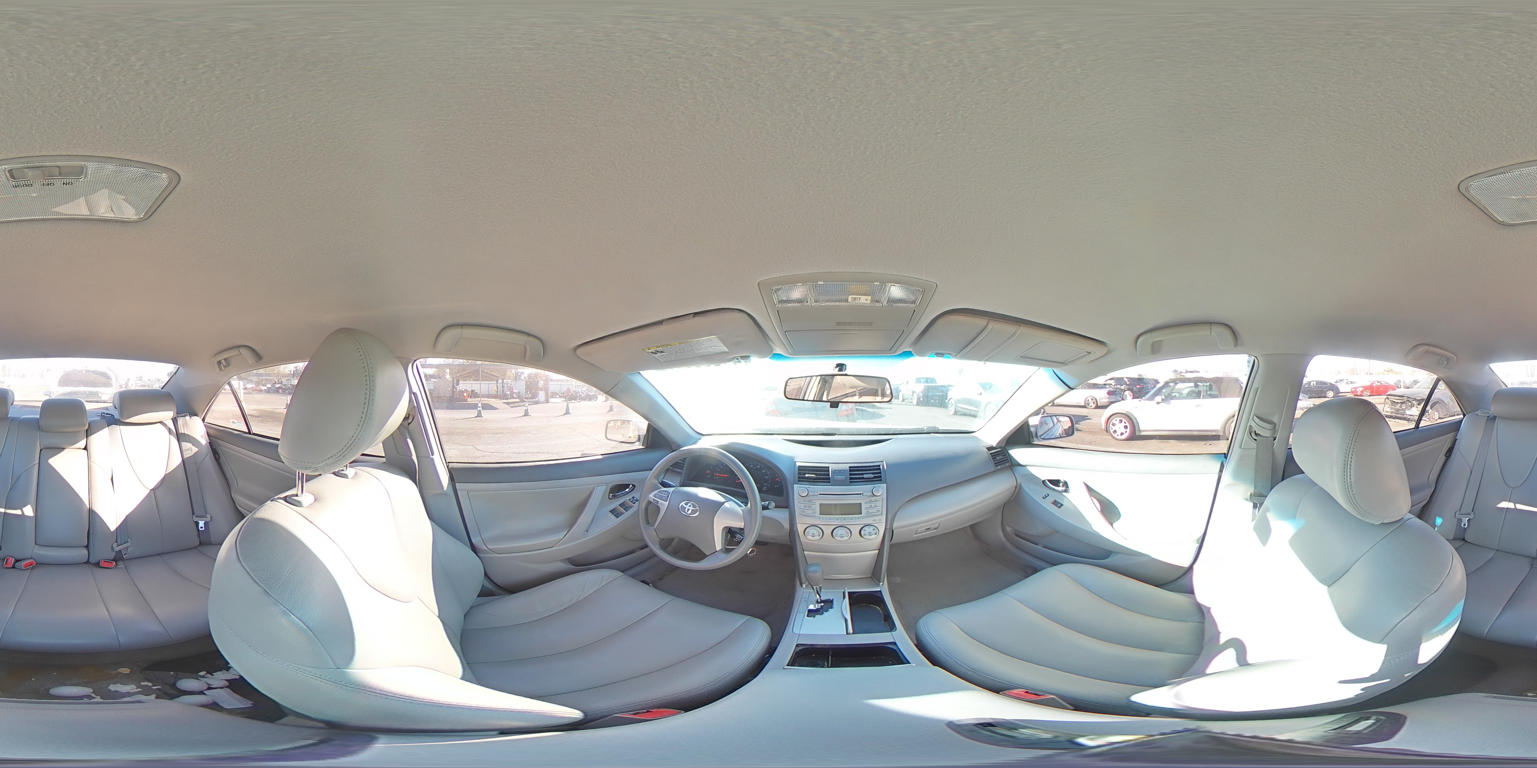 2010 Toyota Camry - Image 13