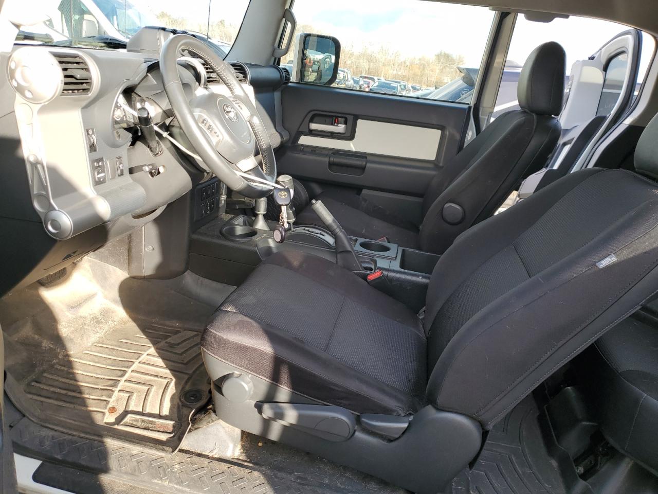 VIN JTEBU4BF5EK183151 2014 TOYOTA FJ CRUISER no.7