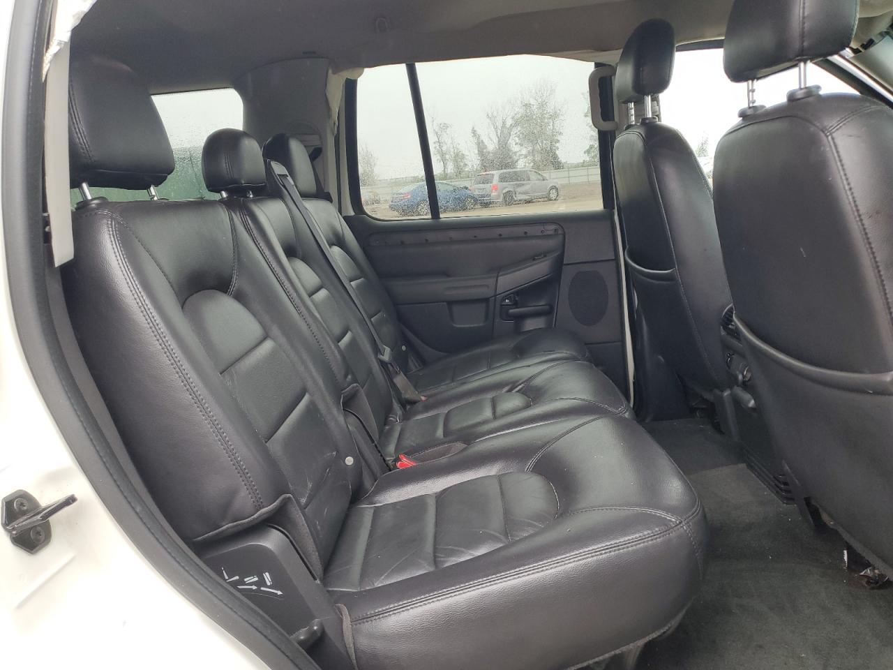 2003 Ford Explorer - Image 11