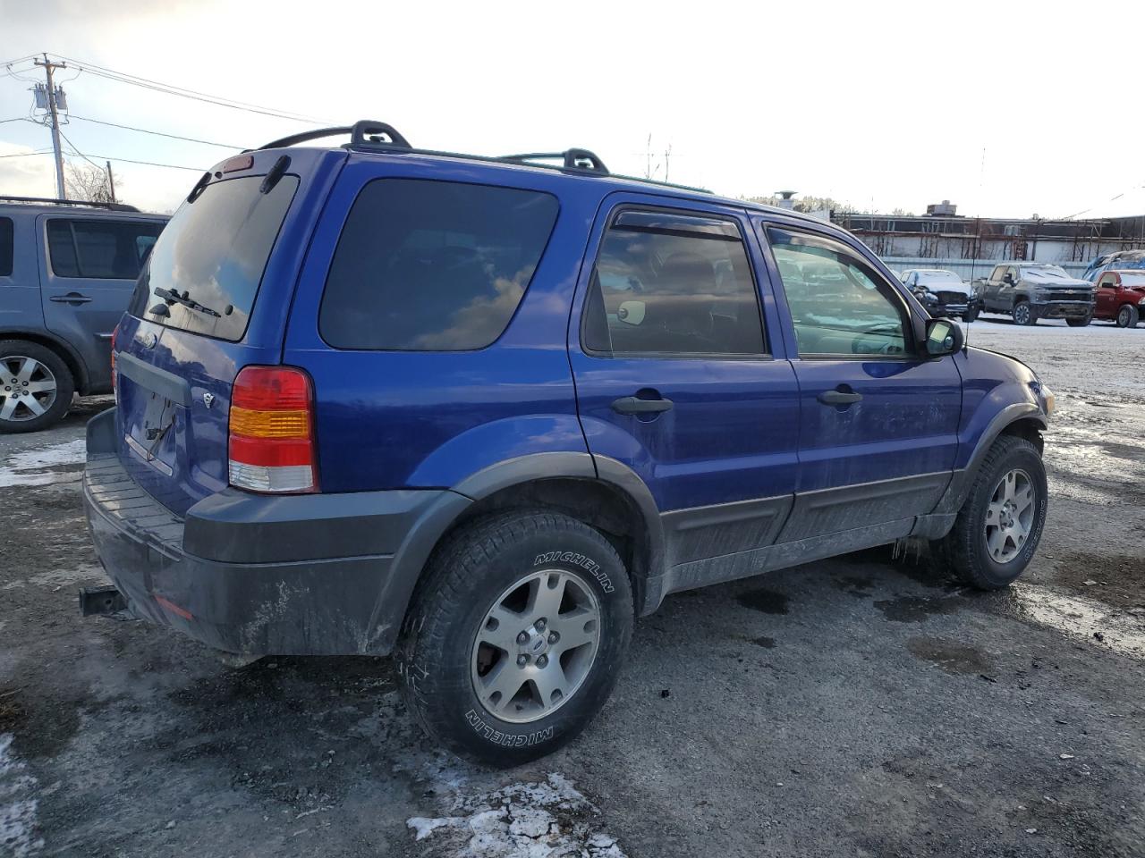 2005 Ford Escape - Image 3