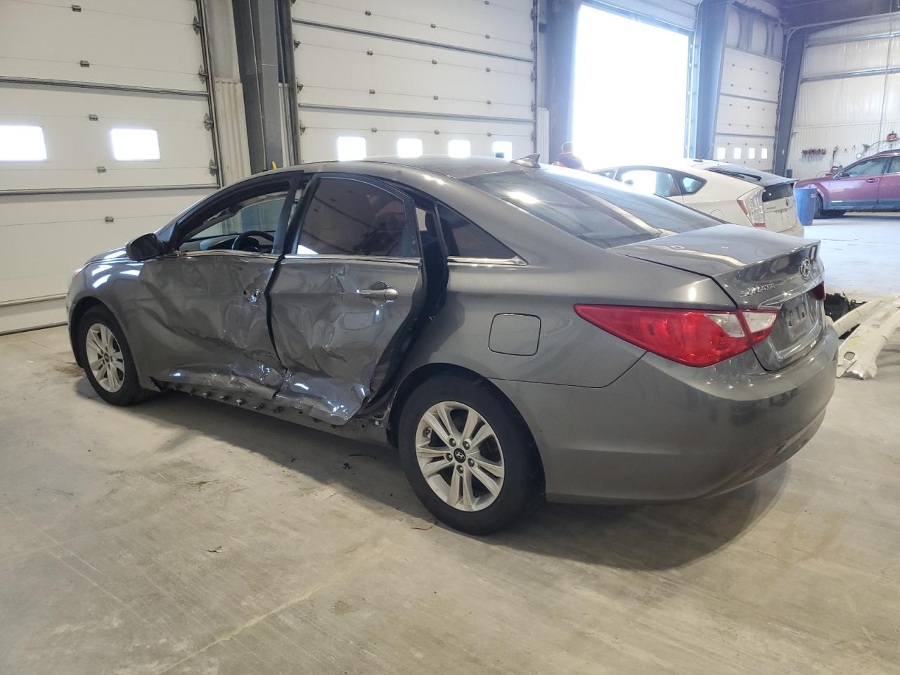 2013 Hyundai Sonata - Image 2