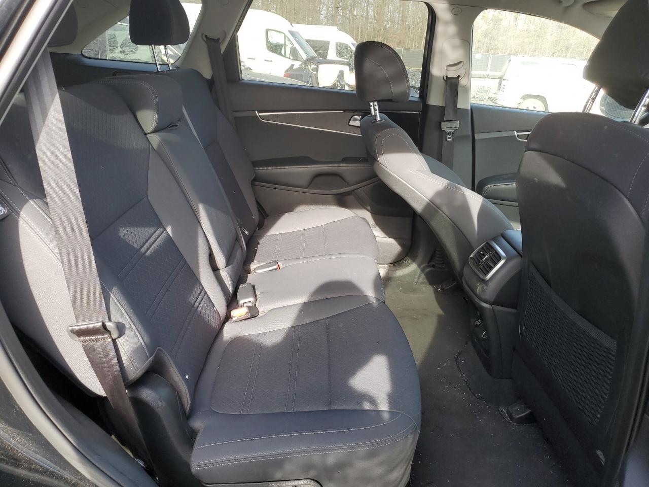 2017 Kia Sorento - Image 11