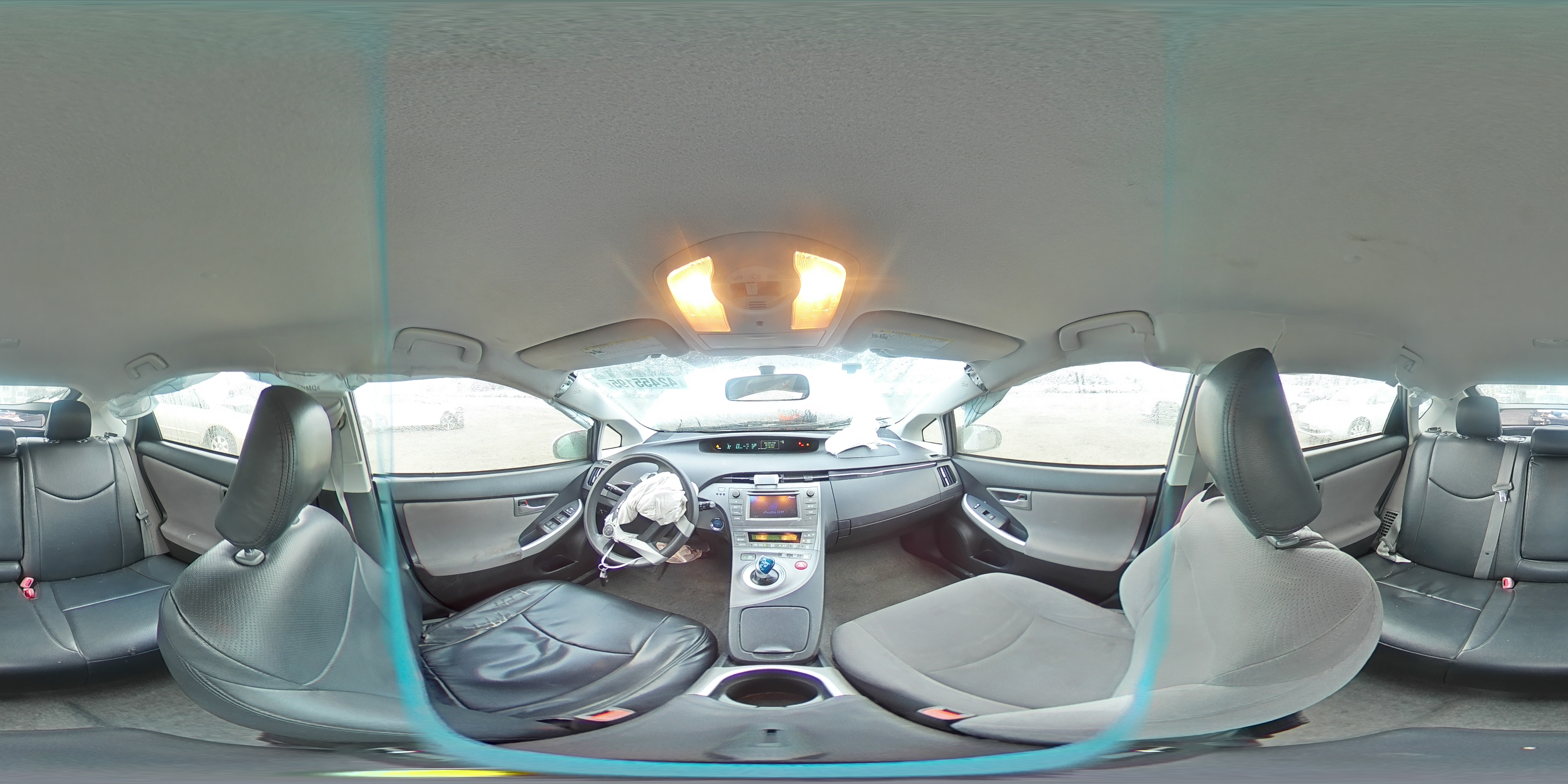 2014 Toyota Prius - Image 12