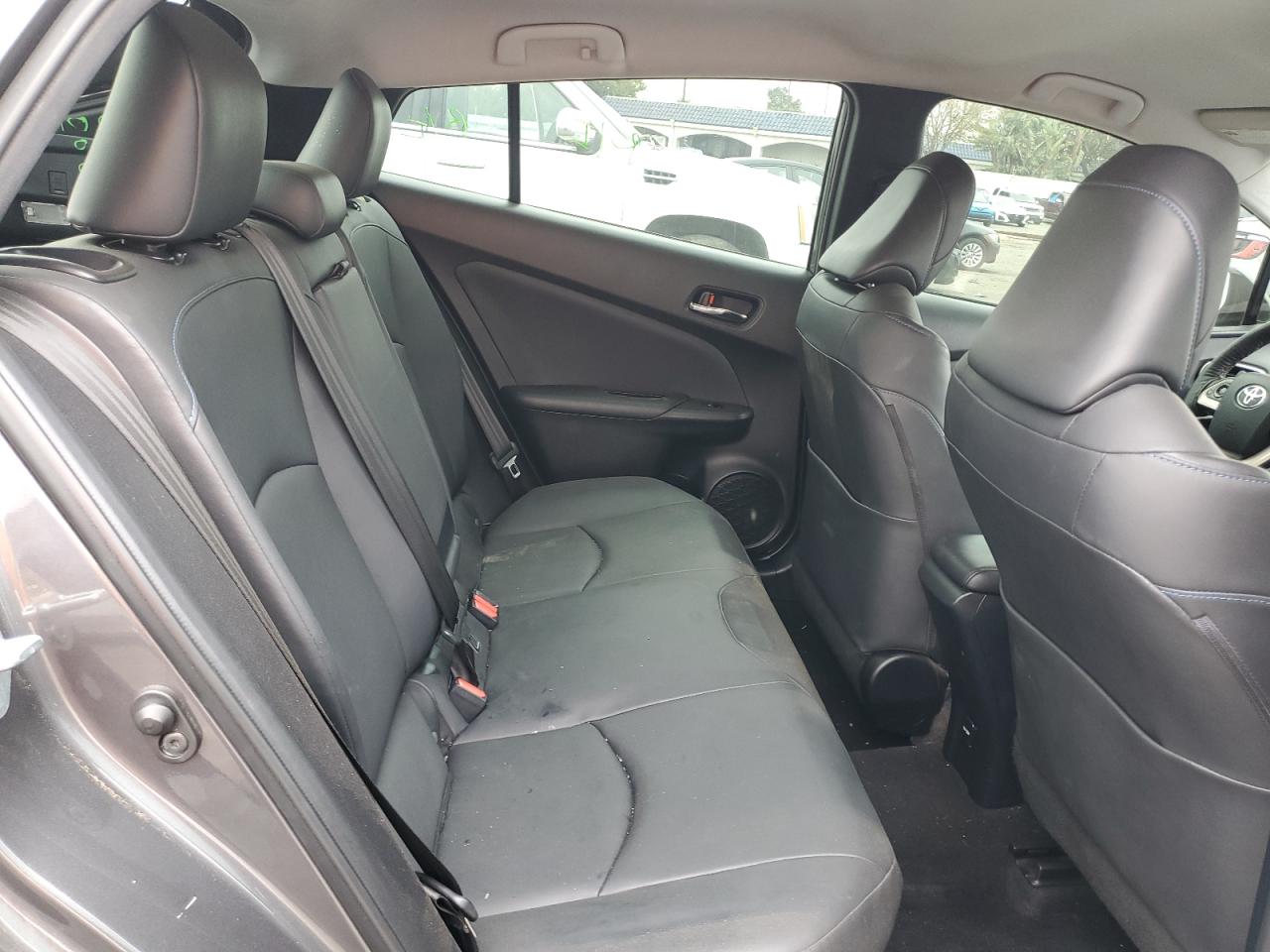 2016 Toyota Prius - Image 11