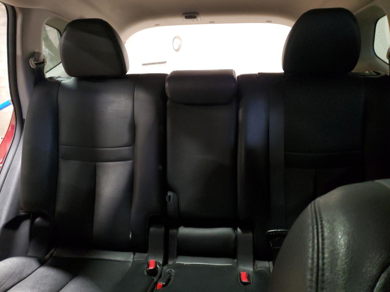 2016 Nissan Rogue - Image 10