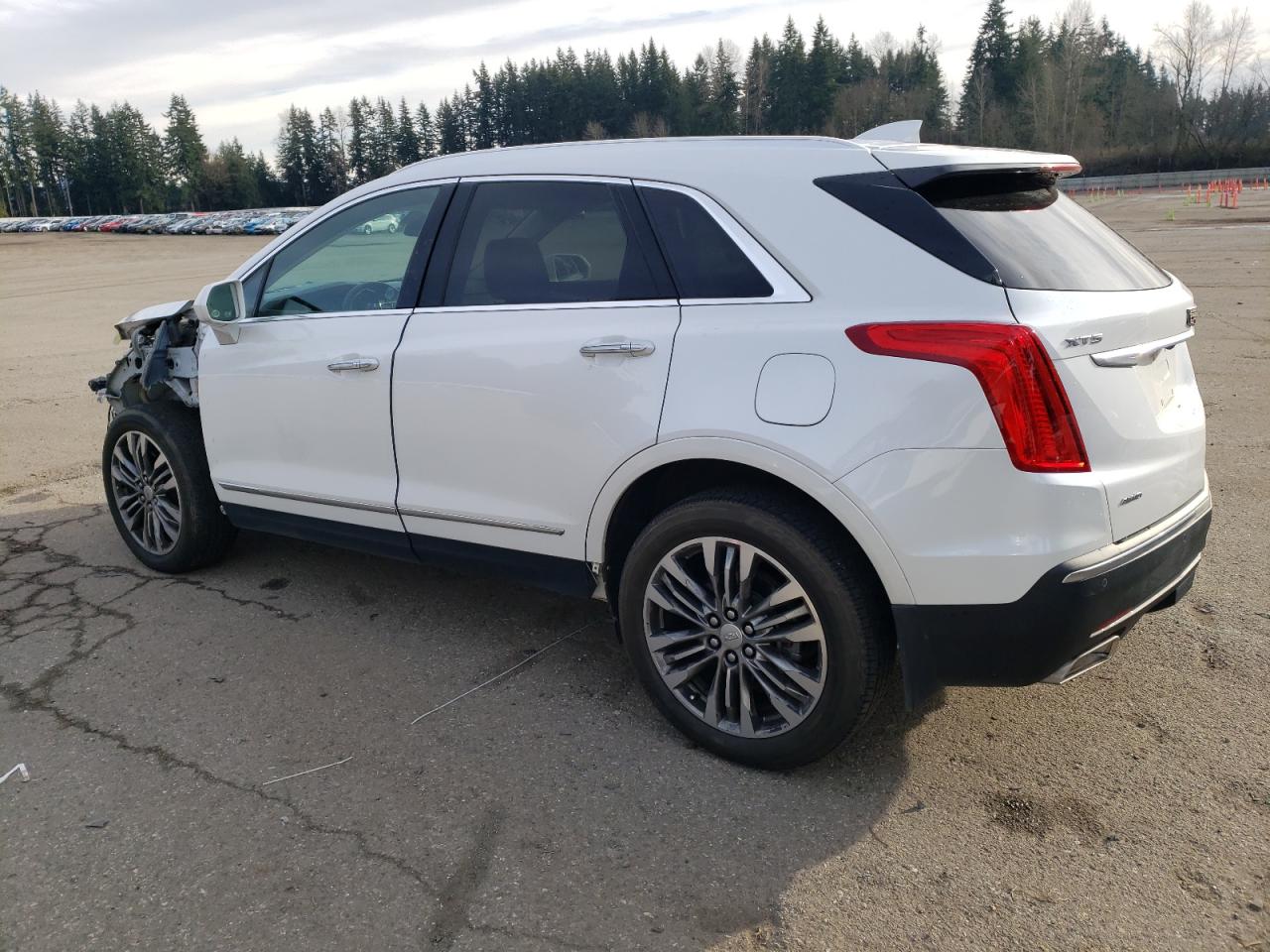 2017 Cadillac XT5 - Image 2