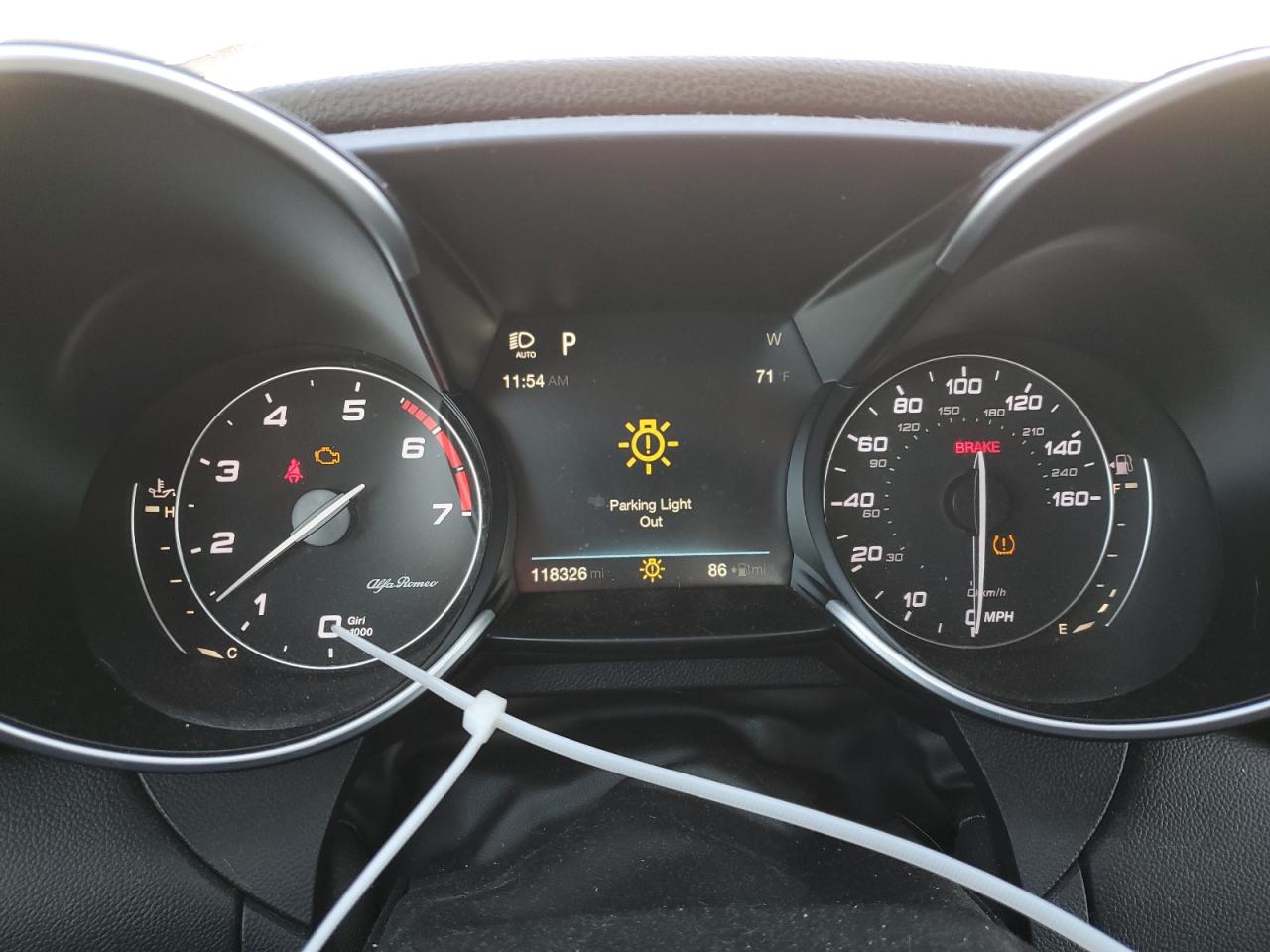 2017 Alfa Romeo Giulia - Image 9