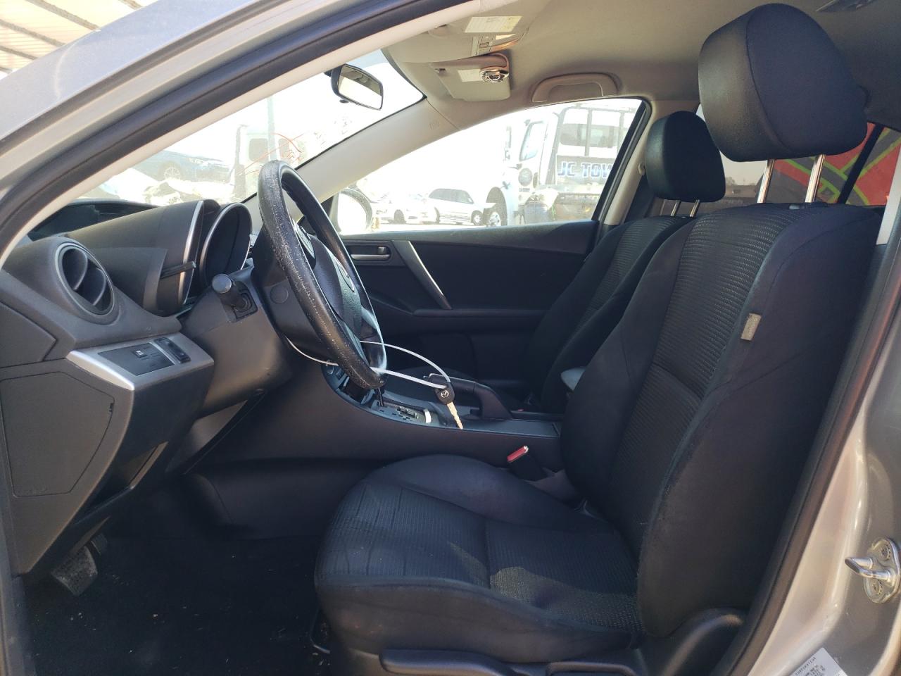 2013 Mazda 3 - Image 7