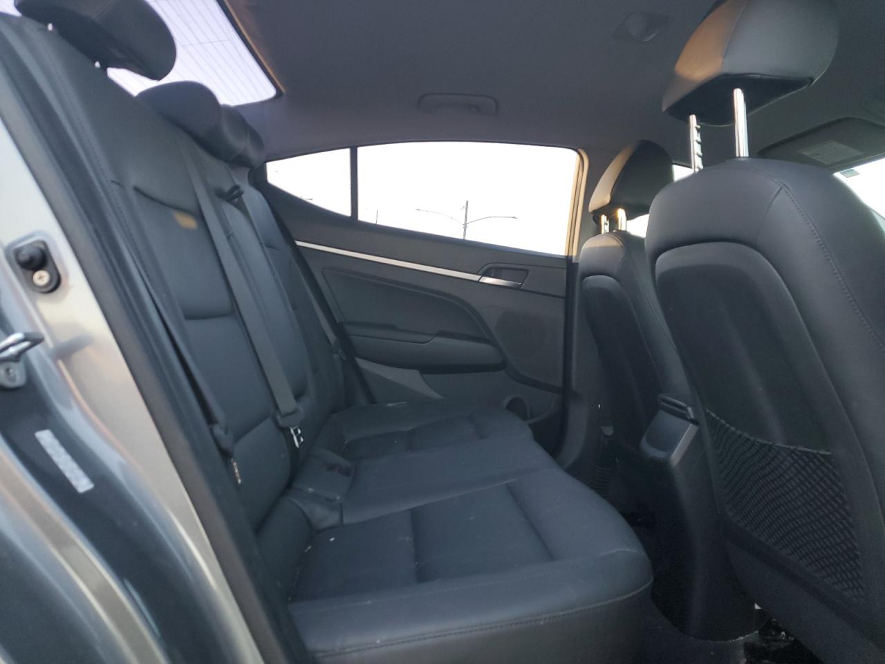 2019 Hyundai Elantra - Image 10