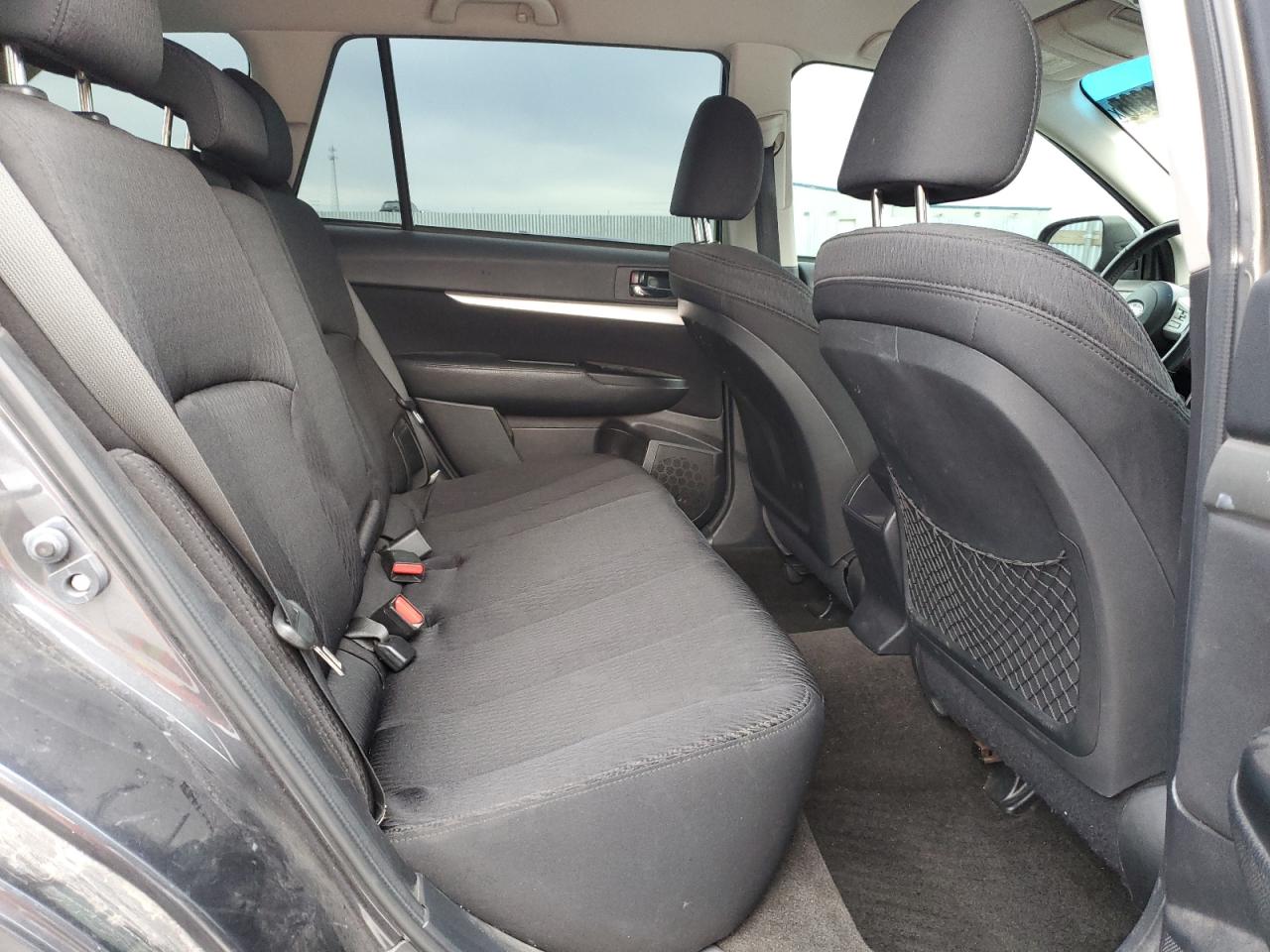 2011 Subaru Outback - Image 11