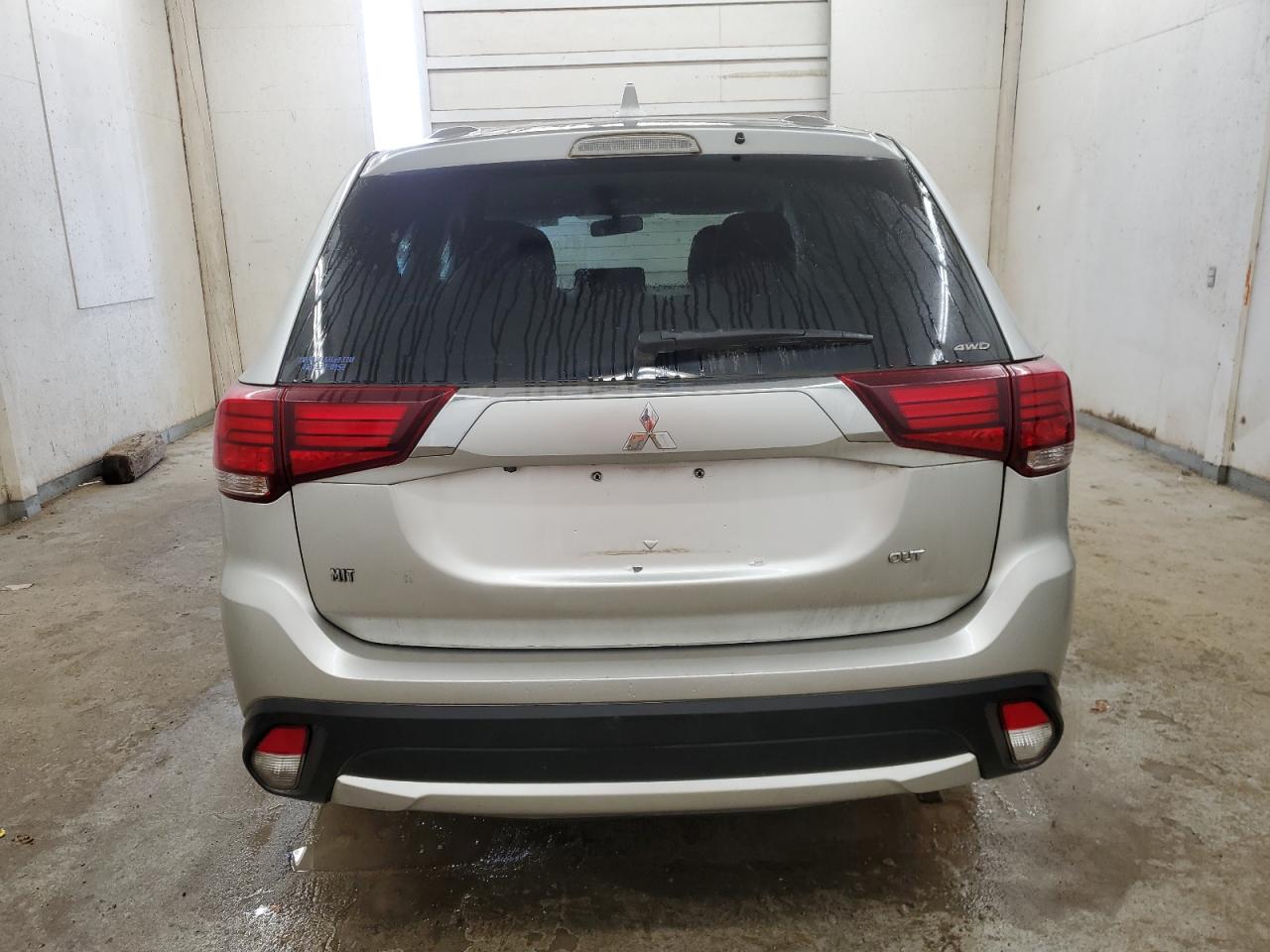 2018 Mitsubishi Outlander - Image 6