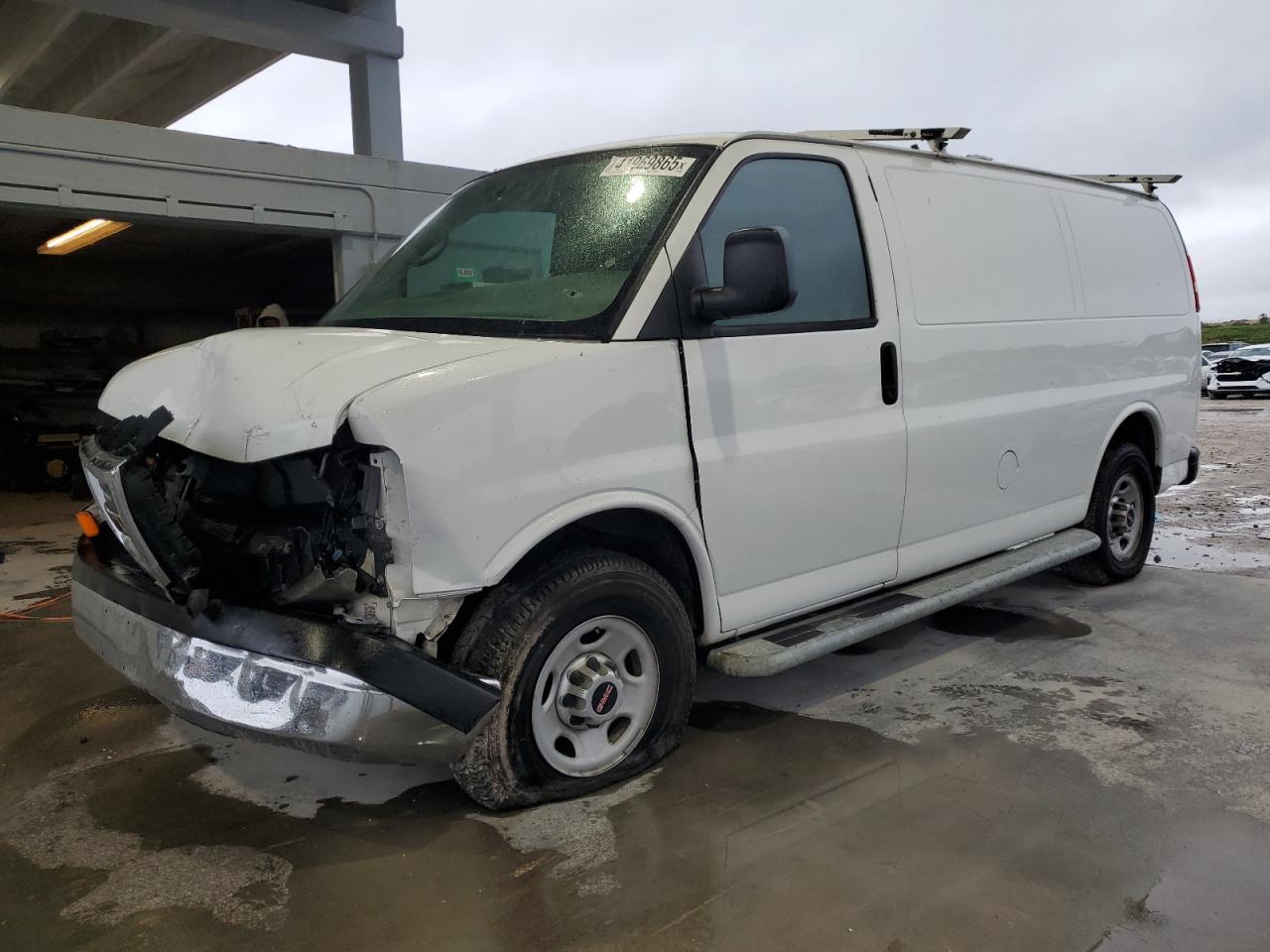 2014 GMC Savana - Image 1