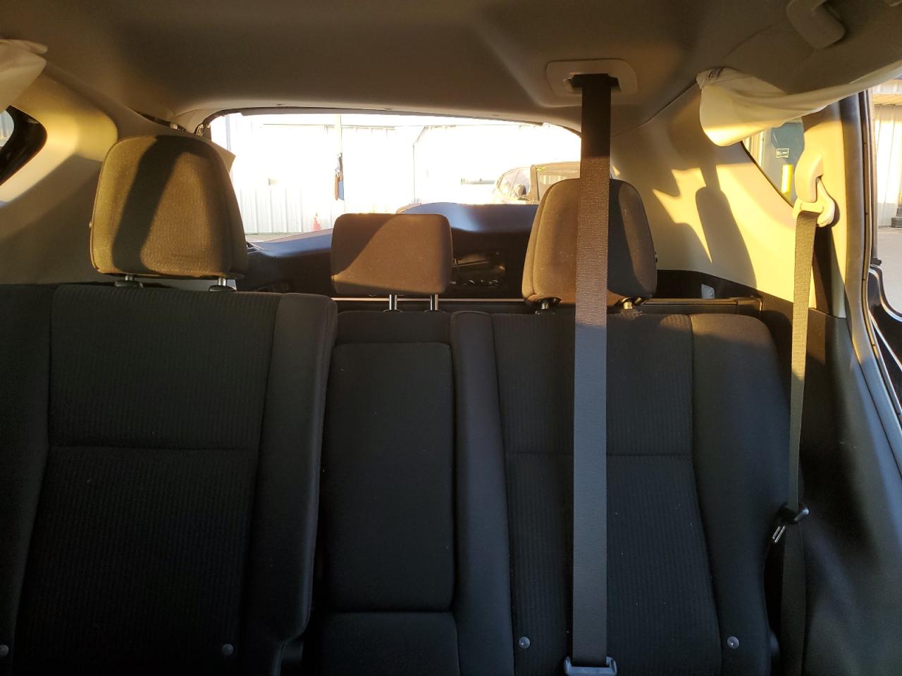 2017 Toyota RAV 4 - Image 10