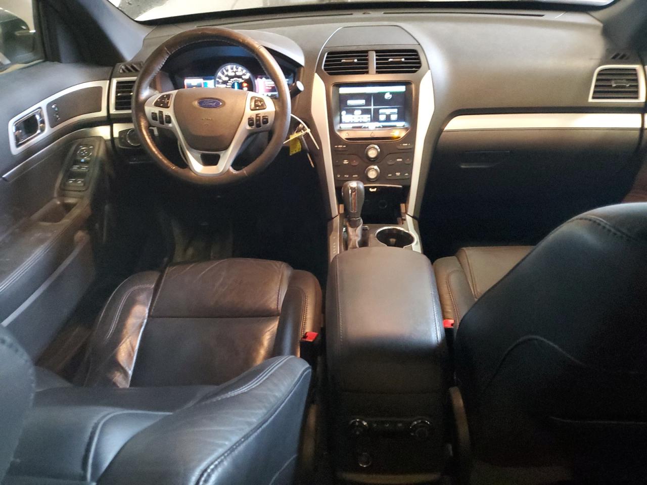 2015 Ford Explorer - Image 8