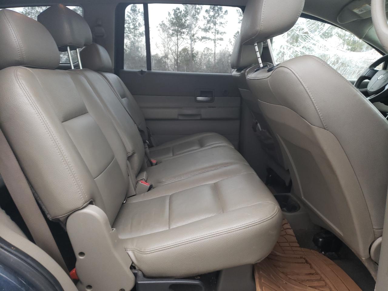 2004 Dodge Durango - Image 11