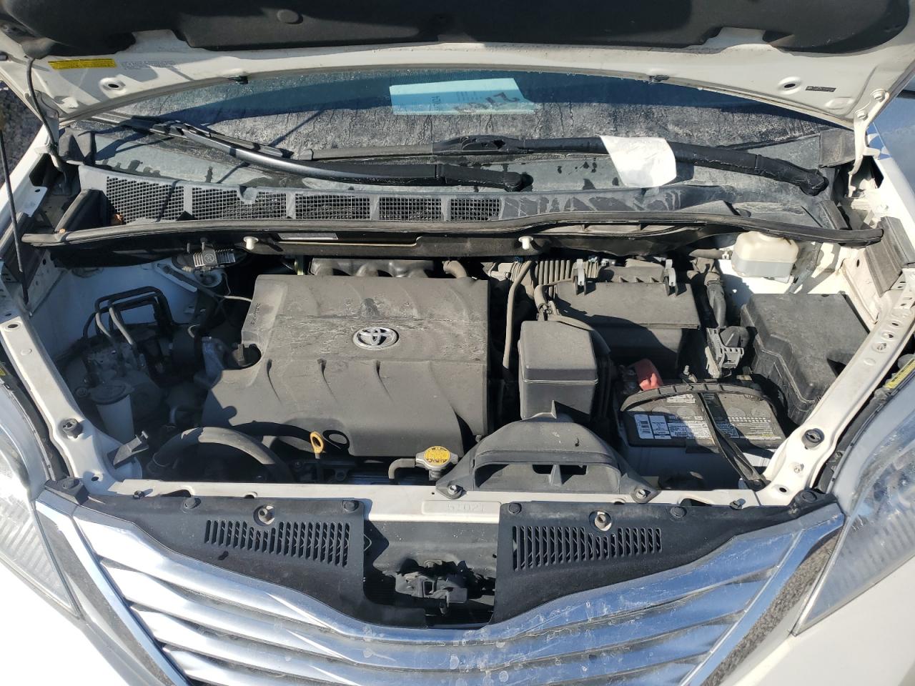 2012 Toyota Sienna - Image 12