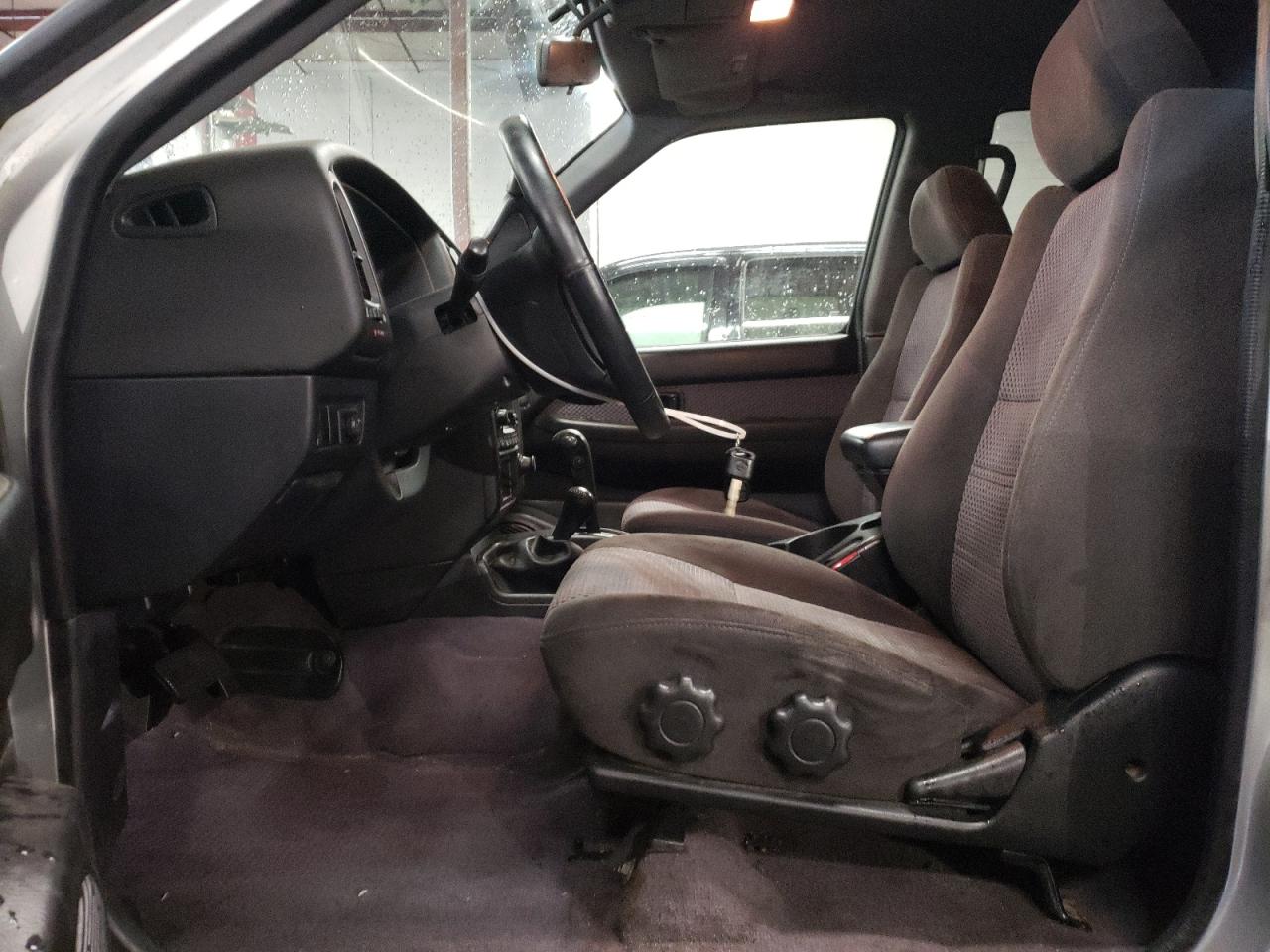 2004 Nissan Pathfinder - Image 7