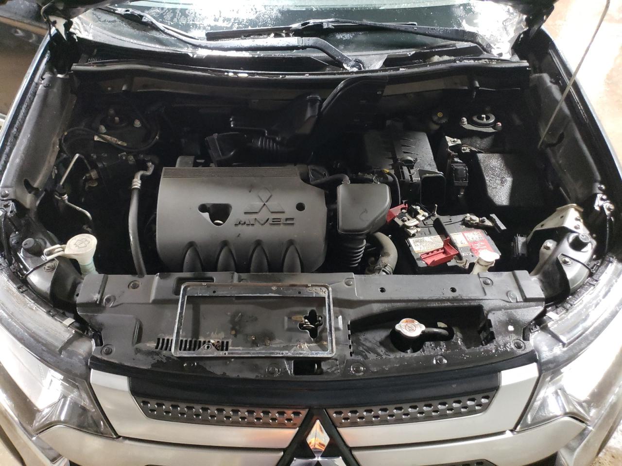 2020 Mitsubishi Outlander - Image 11