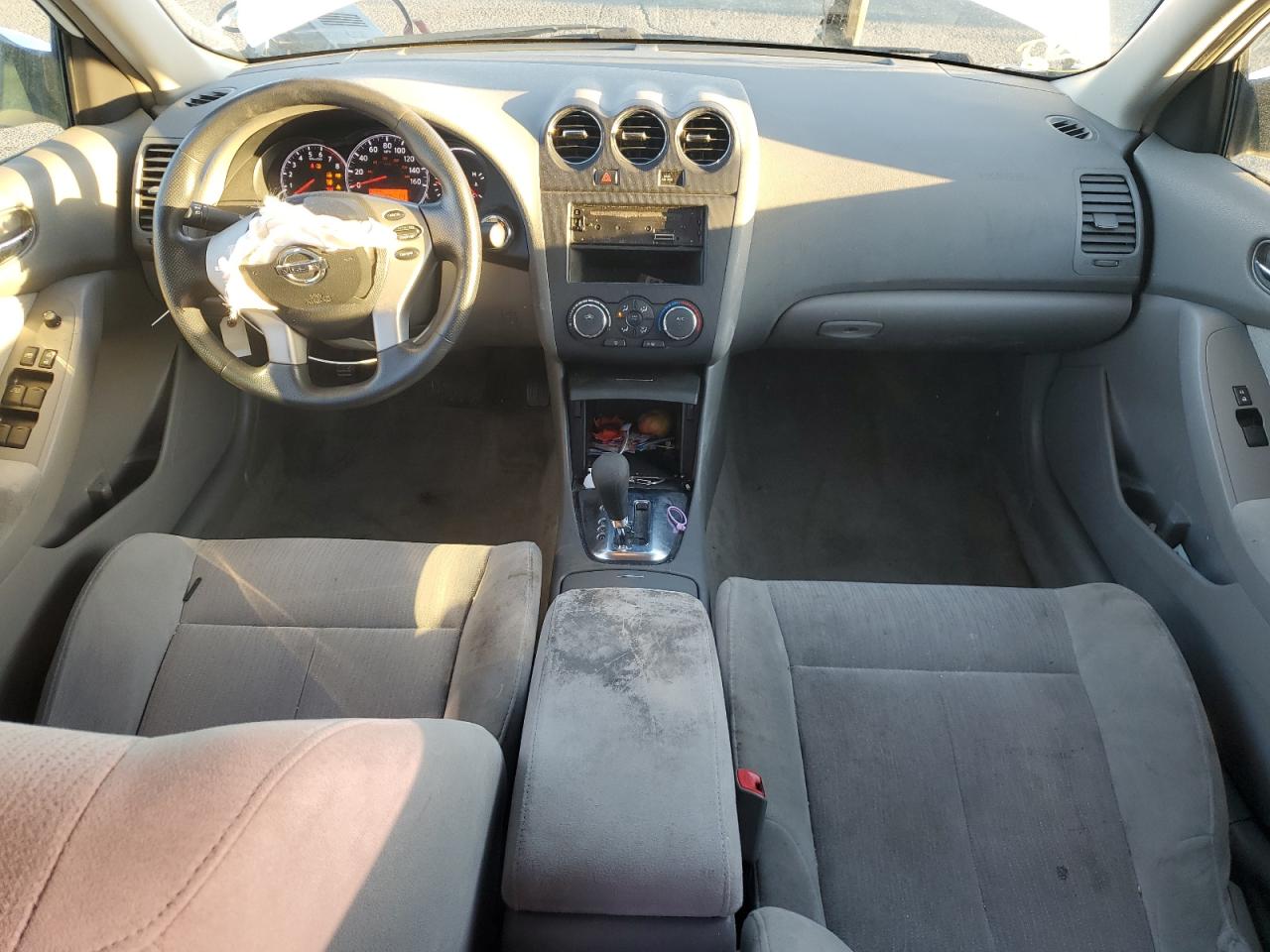 2010 Nissan Altima - Image 8