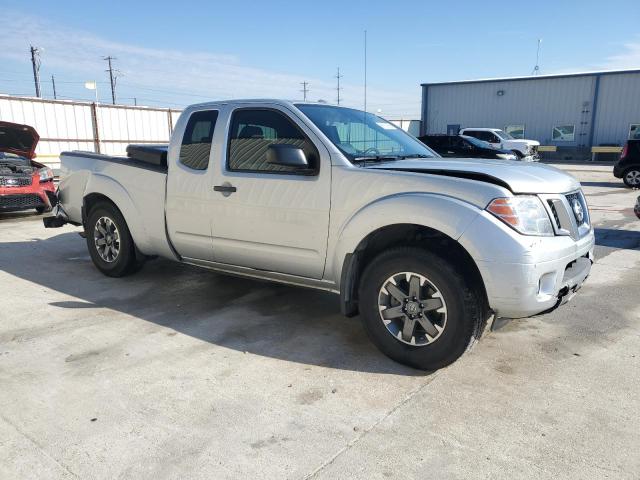  NISSAN FRONTIER 2017 Srebrny