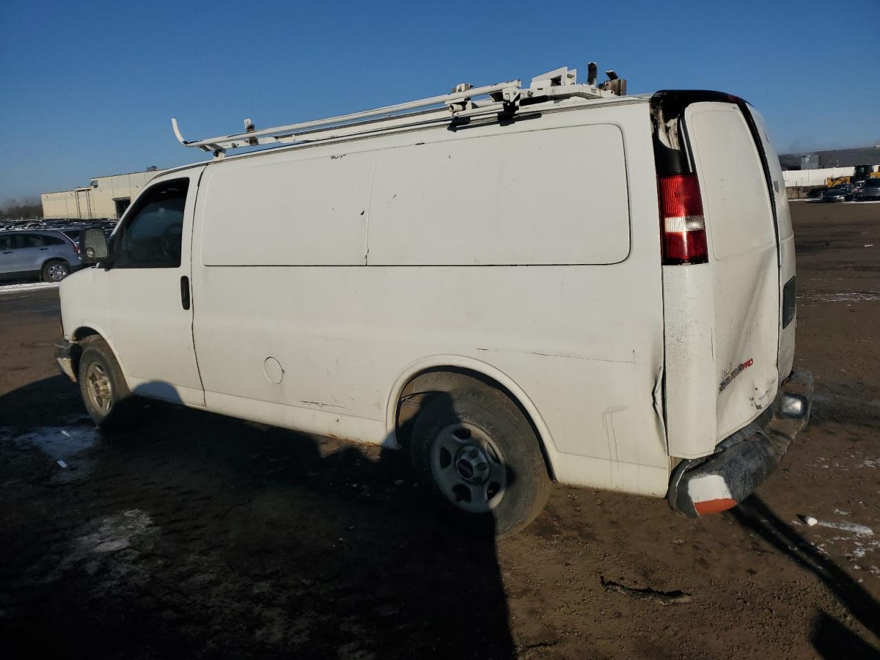 2007 GMC Savana - Image 2