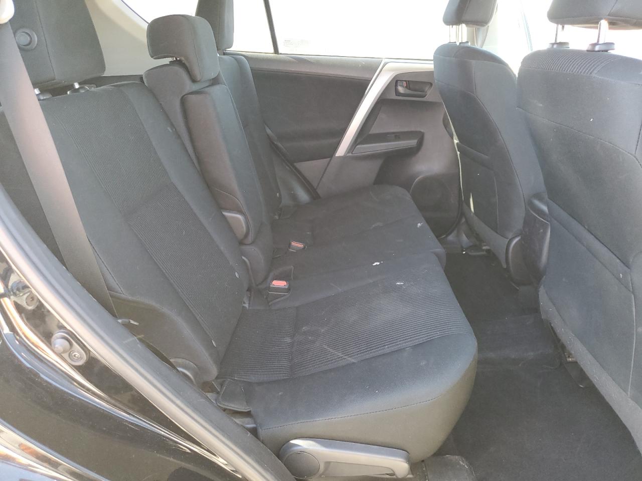 2017 Toyota RAV 4 - Image 10