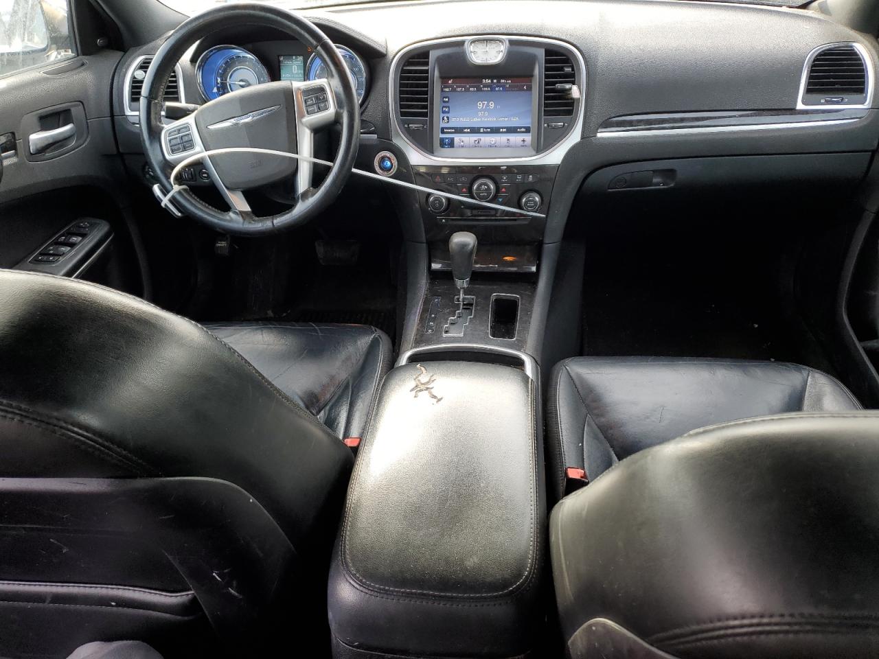 2011 Chrysler 300 - Image 8