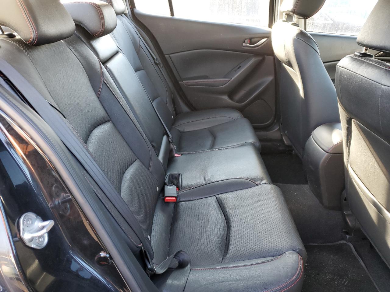 2015 Mazda 3 - Image 10