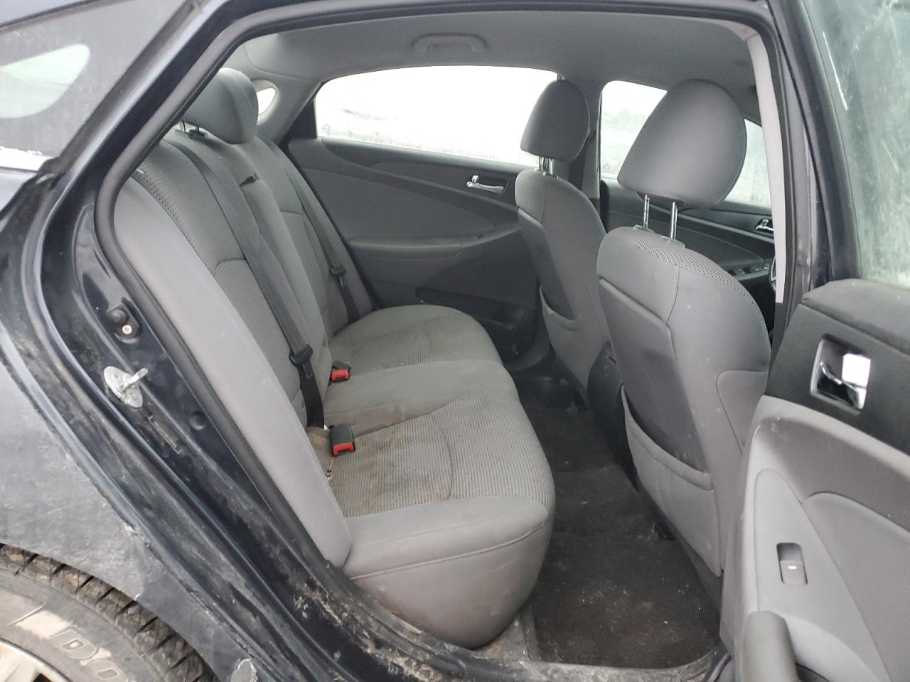 2011 Hyundai Sonata - Image 10