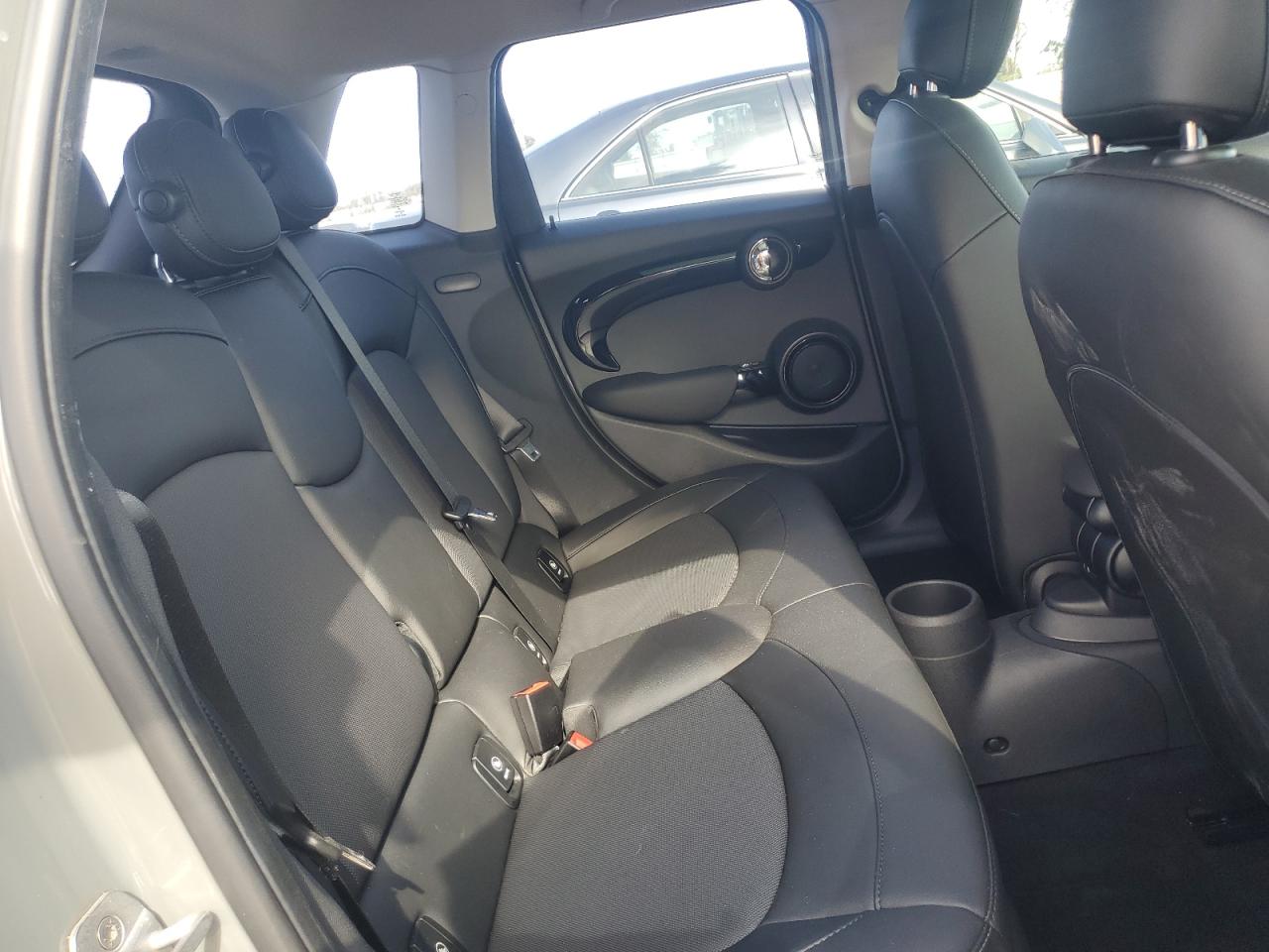 2019 MINI Cooper - Image 11