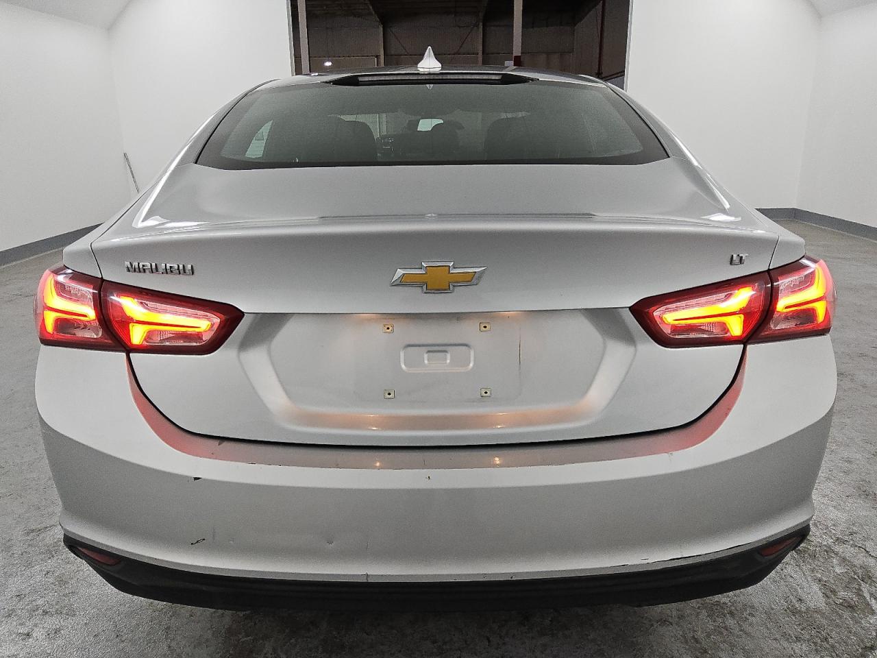 2022 Chevrolet Malibu - Image 6