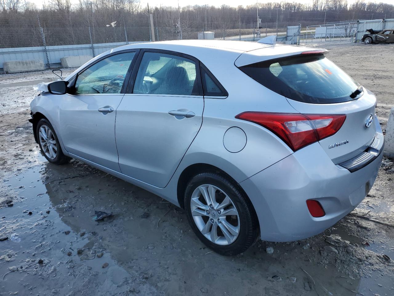 2013 Hyundai Elantra - Image 2