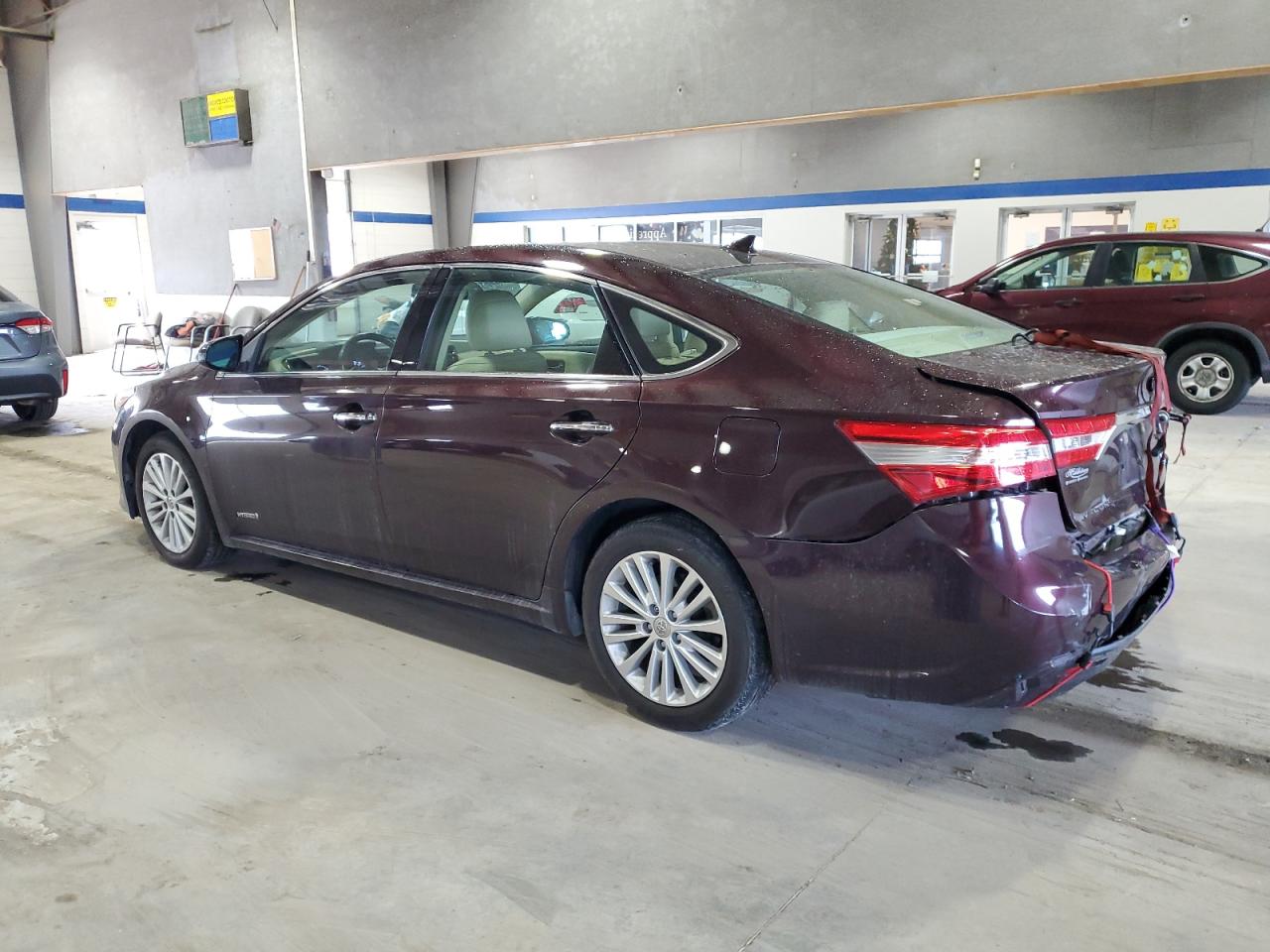 2014 Toyota Avalon - Image 2