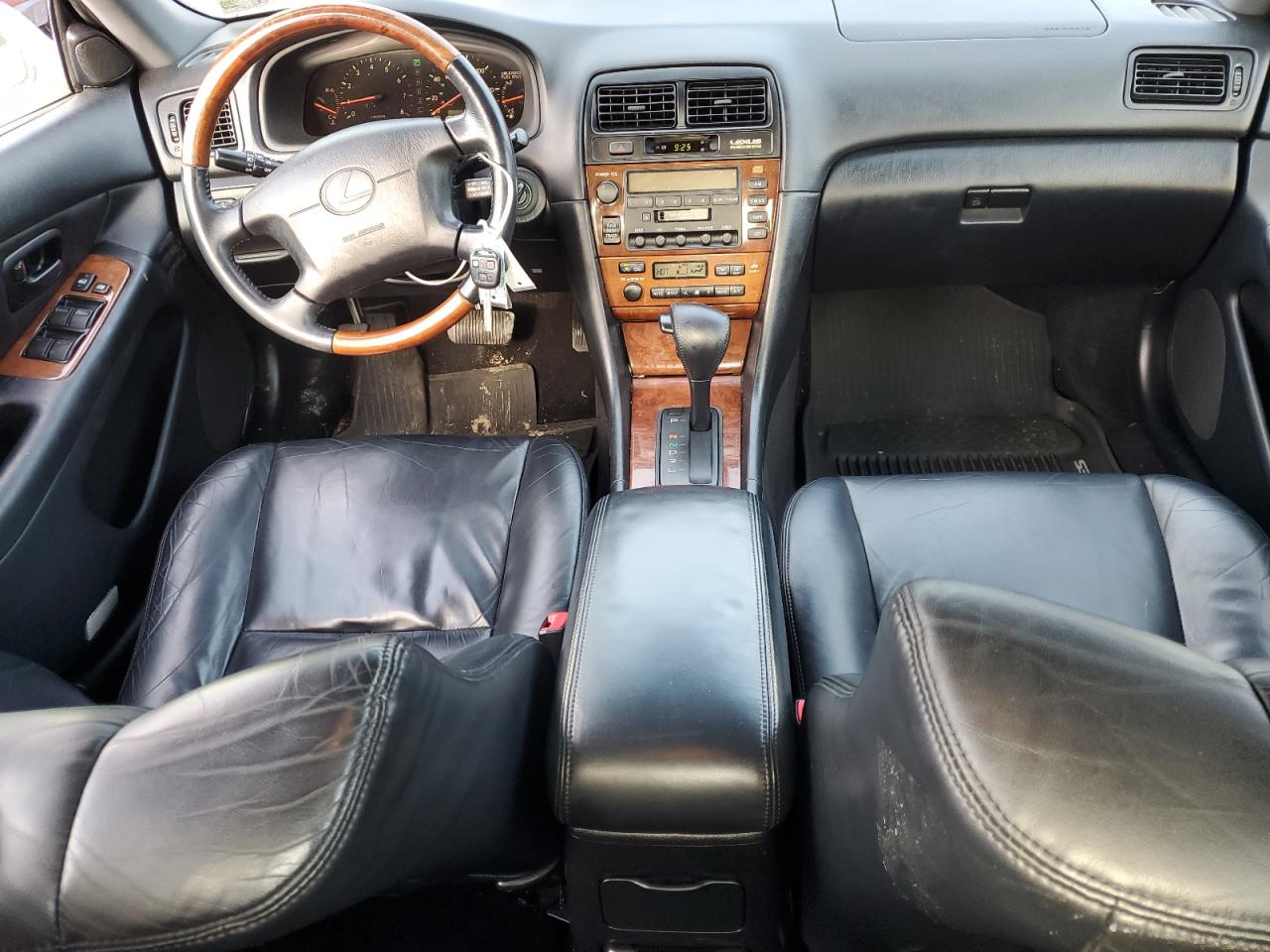 2001 Lexus ES - Image 8