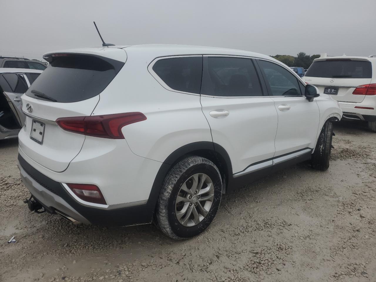 2019 Hyundai Santa Fe - Image 3