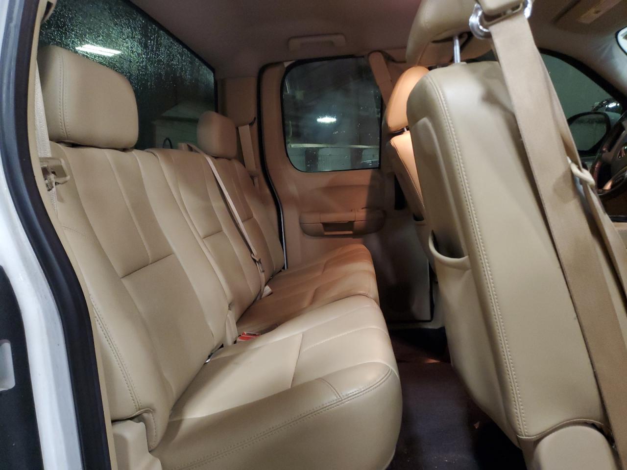 2010 GMC Sierra - Image 10