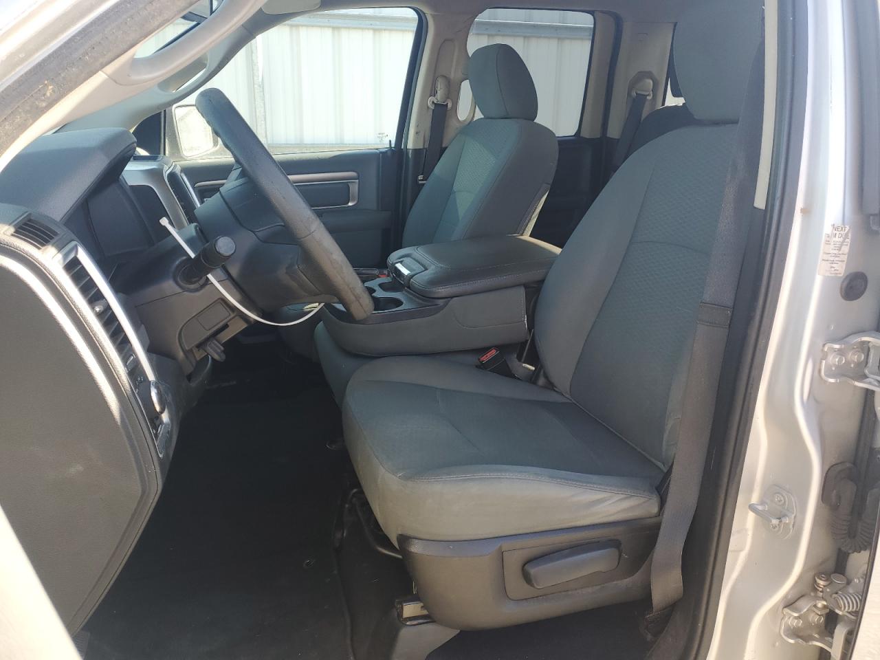 2016 RAM 1500 - Image 7