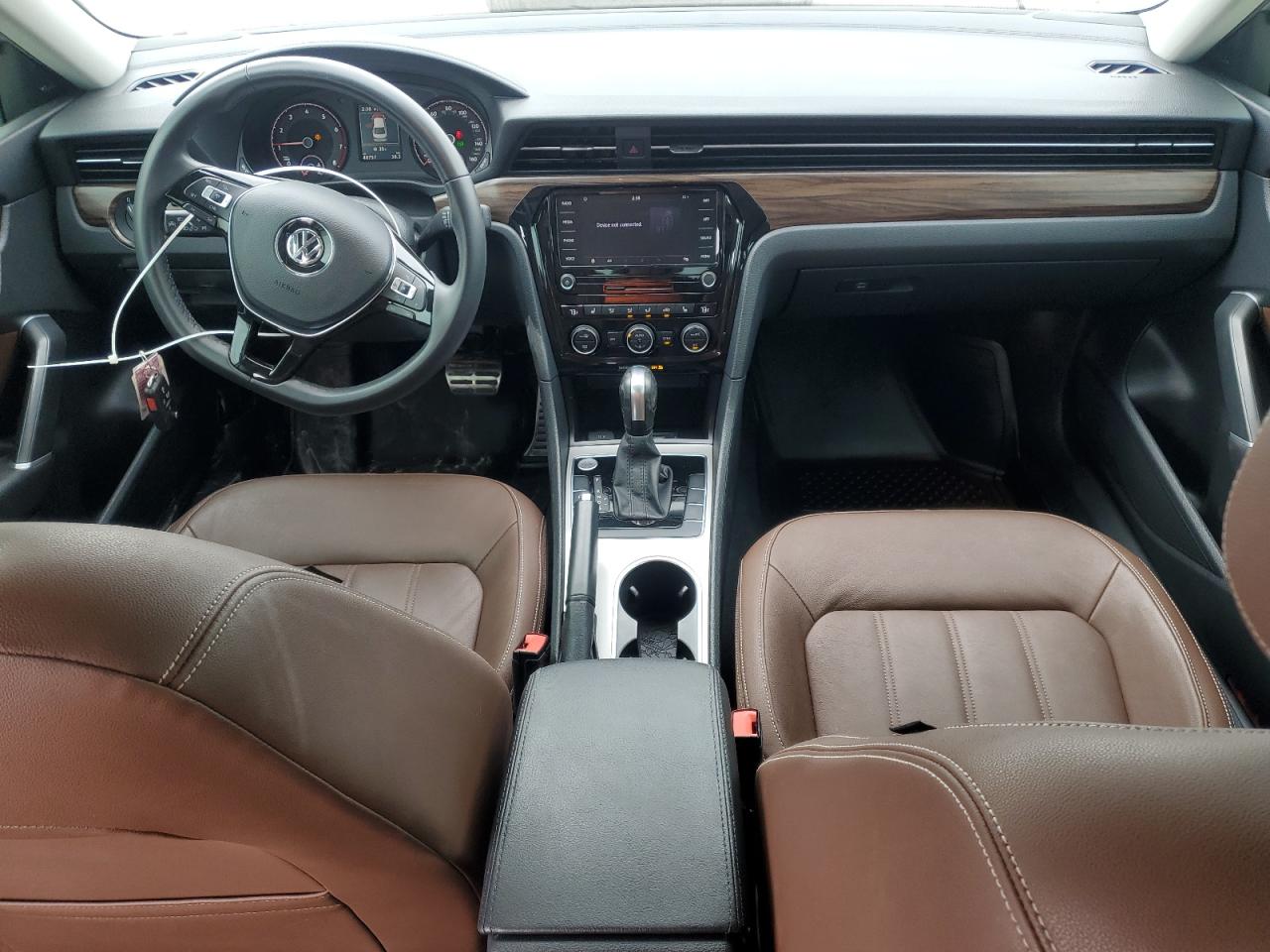 2022 Volkswagen Passat - Image 8