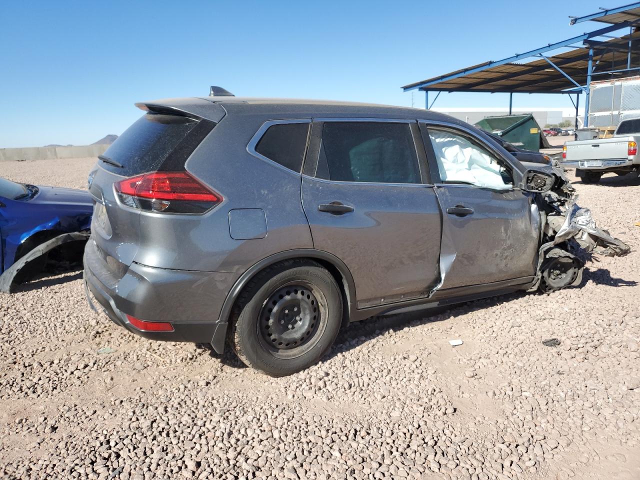 2017 Nissan Rogue - Image 3
